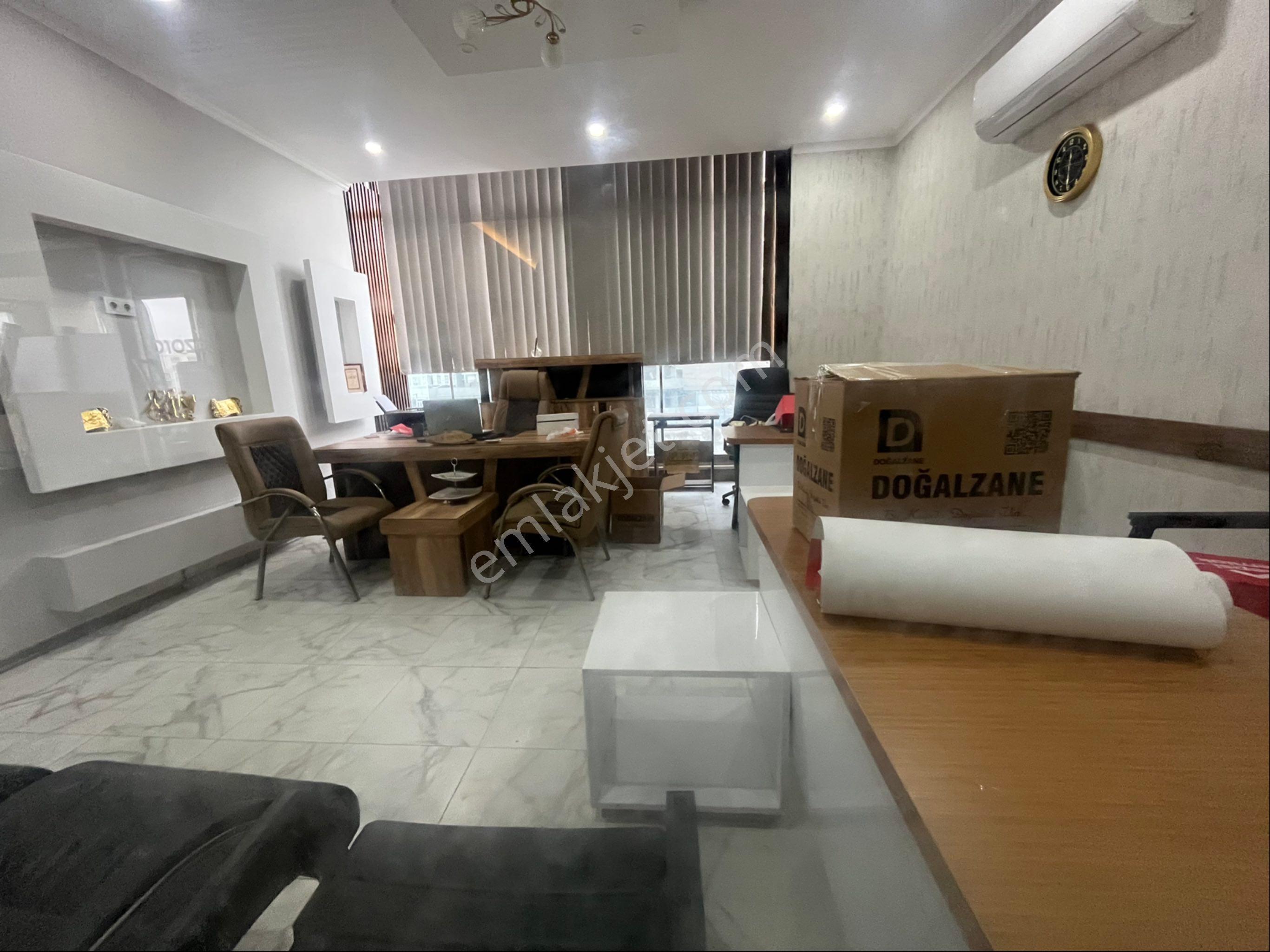Mavera 1 Kiralık Ofis Ön Kullanım Alanı Hazır Yer - Görsel 8
