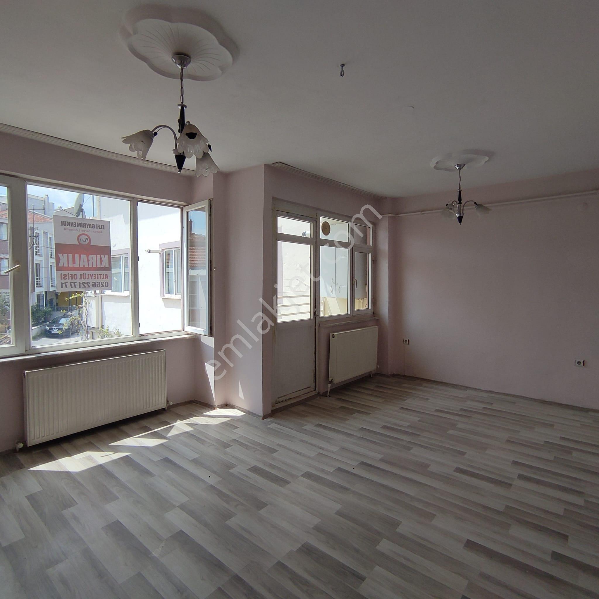 Elfi Den Gümüşçeşme Mahallesi Kiralık 2+1 Daire - Görsel 2