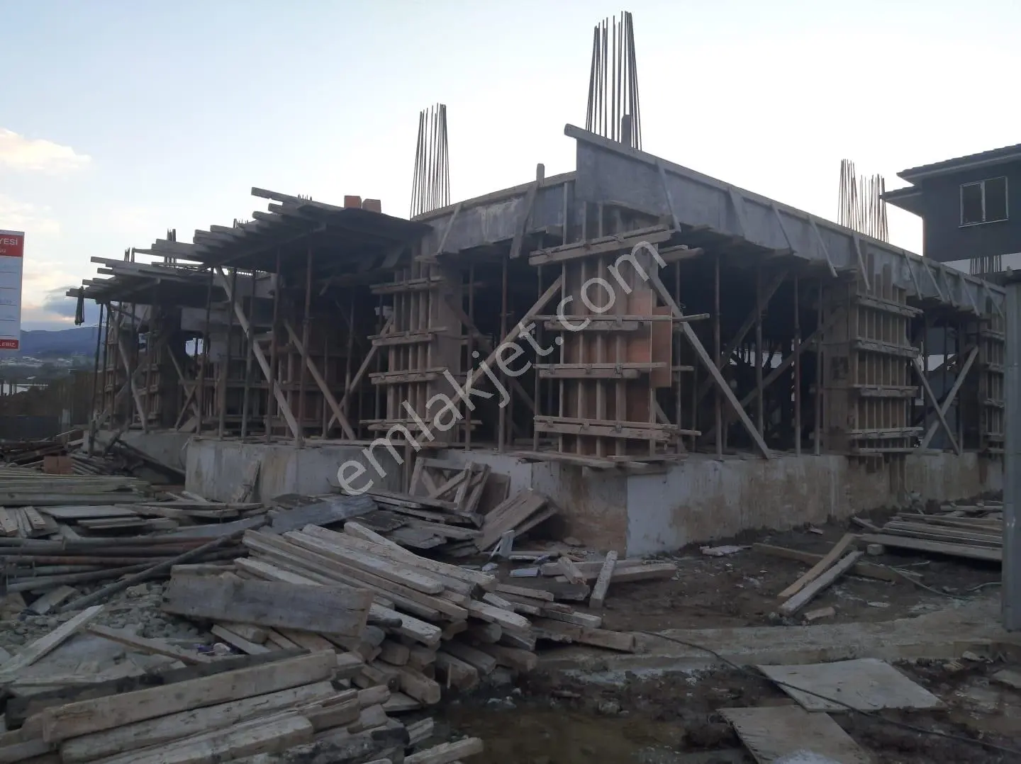 Cumhuriyet Mahallesinde Satılık 2+1 Daireler