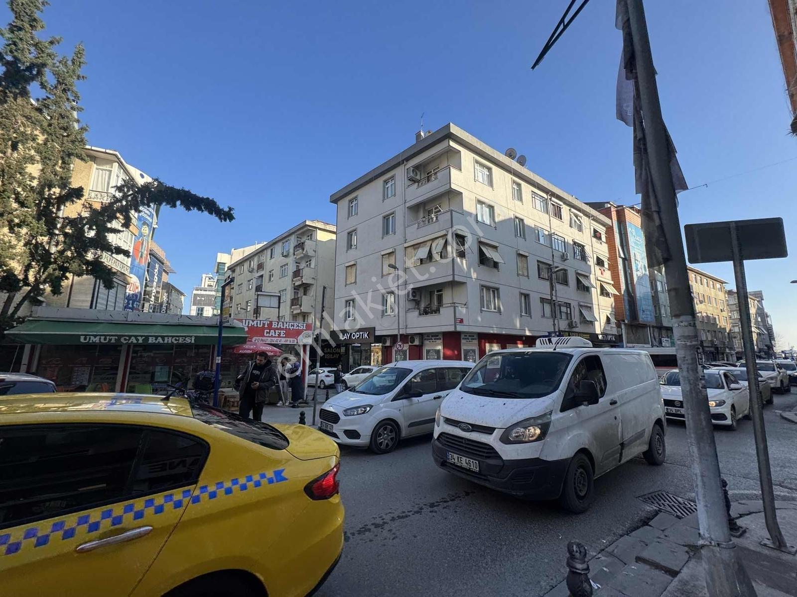Cenk Atalay Solak'tan Cadde Üzeri İşlek 127m² Satılık Dükkan - Görsel 3