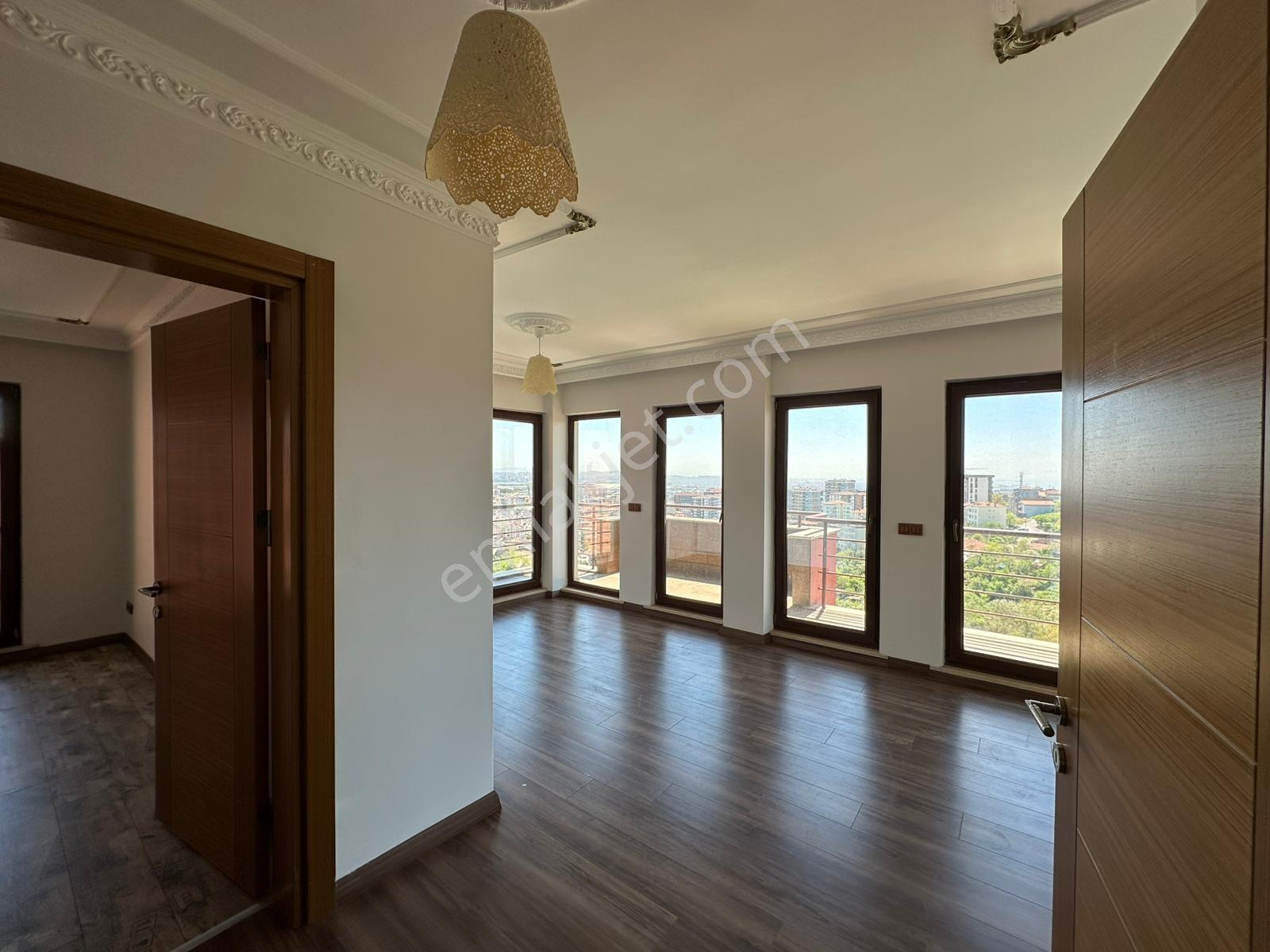 Lara Teras'ta Kiralık Eşyalı 4+2 Villa - Görsel 14