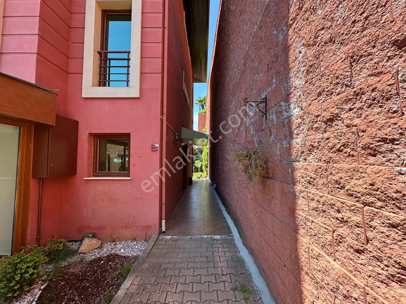 Lara Teras'ta Kiralık Eşyalı 4+2 Villa - Görsel 26