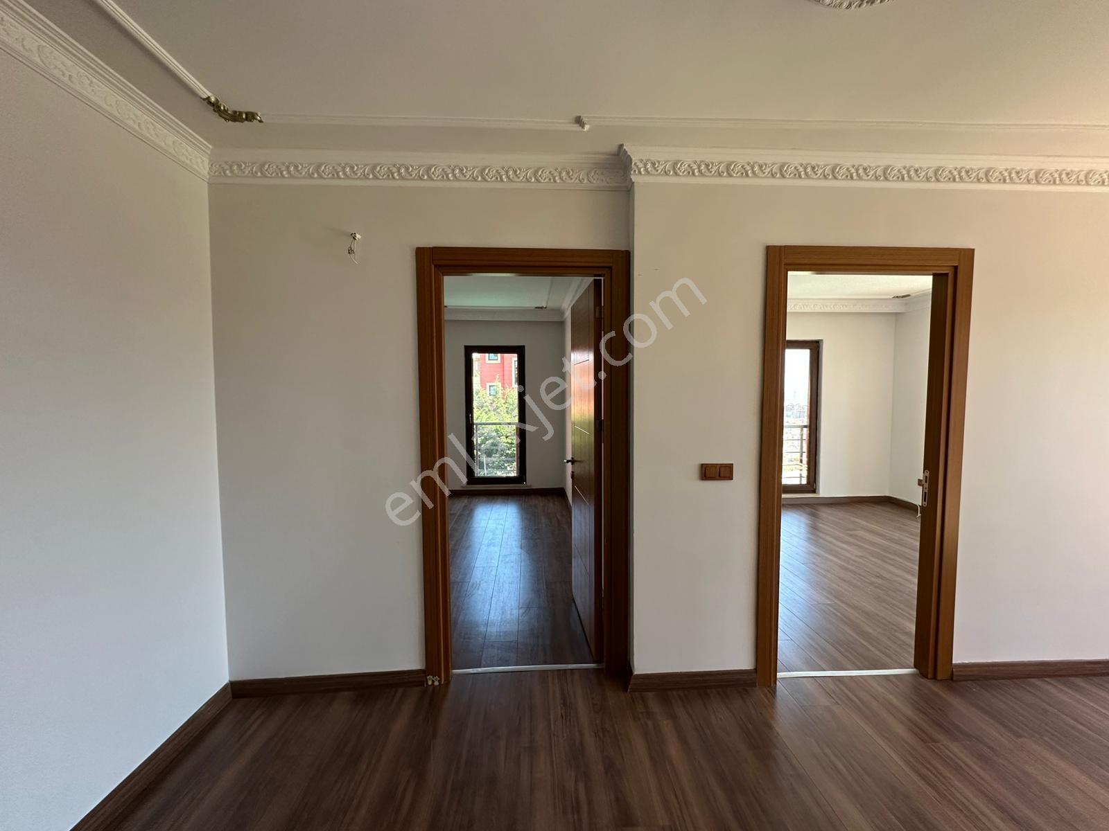 Lara Teras'ta Kiralık Eşyalı 4+2 Villa - Görsel 13