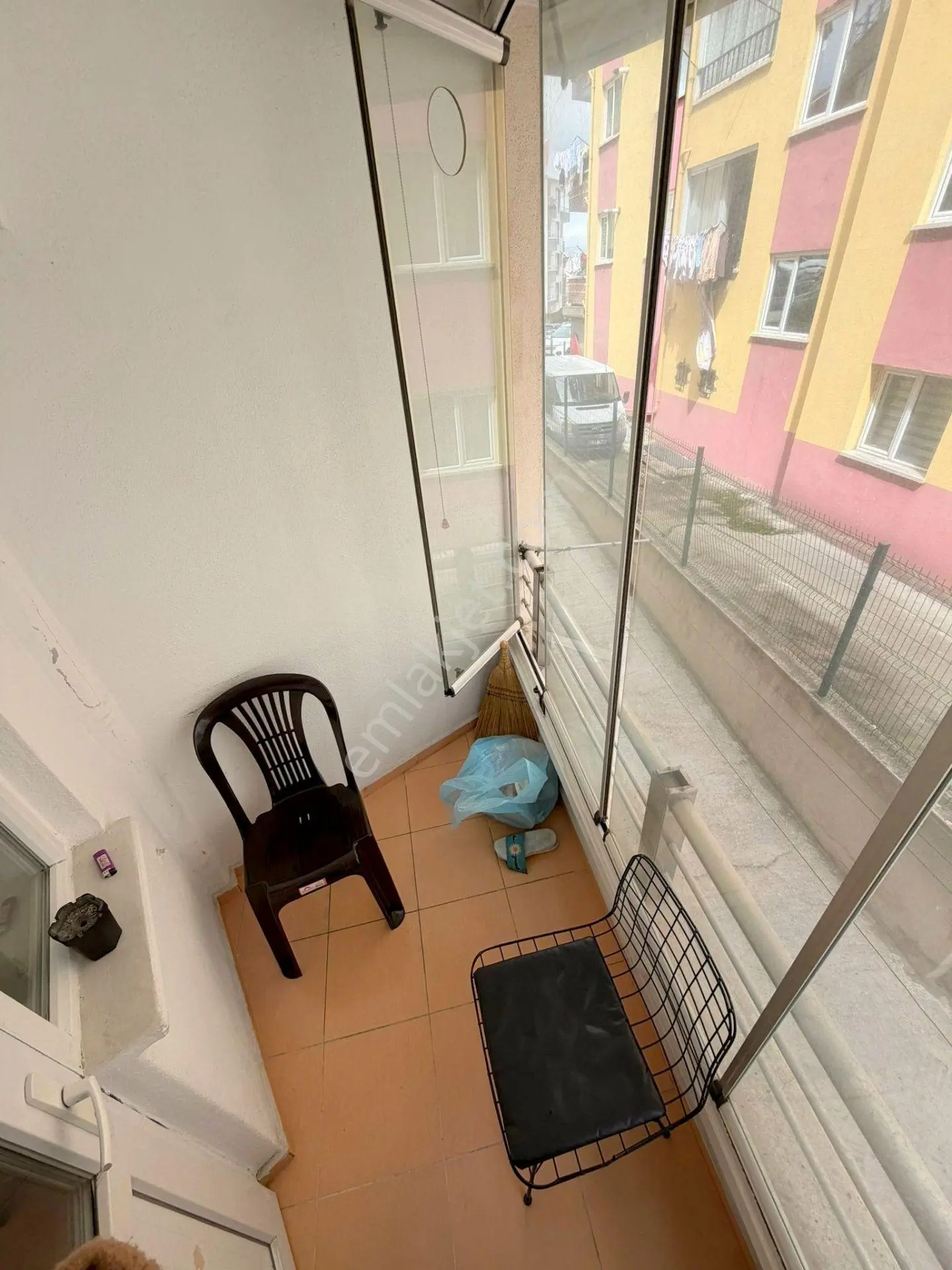 Hemdem Gayrimenkul'den Alsancak'ta Yapılı*full Eşyalı* 2+1 Satılık Daire - Görsel 12