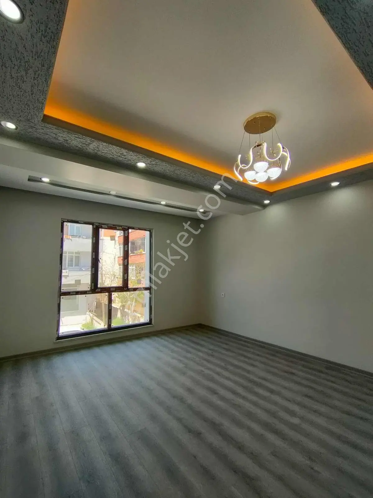 Kapaklı Merkezde 2+1 Ön Cephe Katılım Evlerine Uygundur