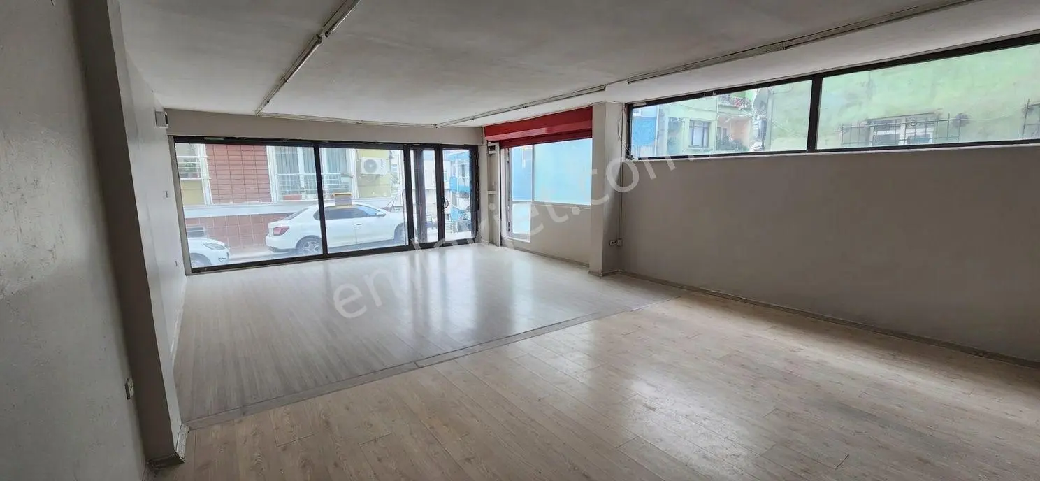 Beyoğlu Sütlüce'de Metrobüse Yakın Sahibinden Kiralık Dükkan