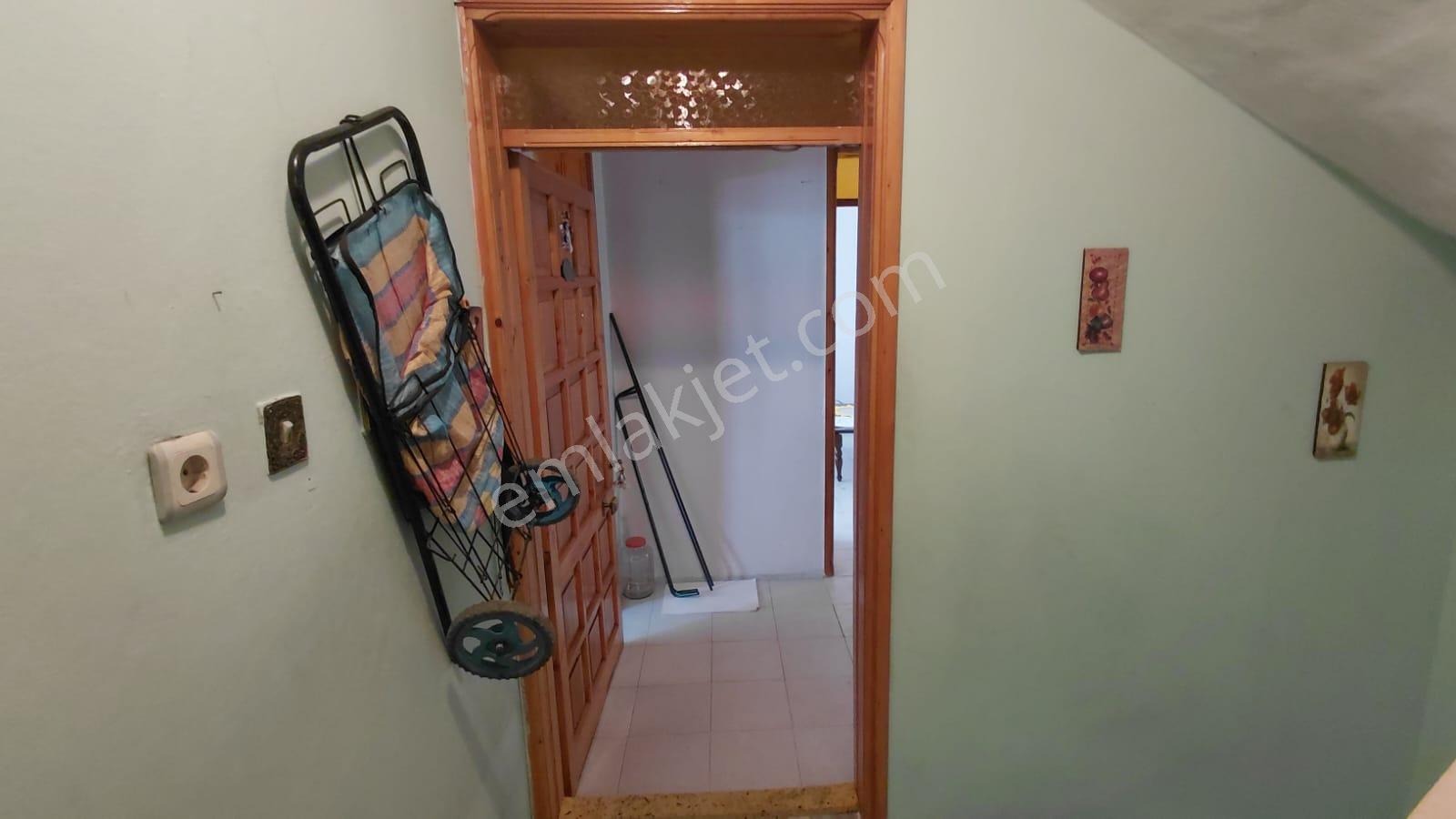 Bornova İnönü Mahallesinde 3+1 Kiralık Daire - Görsel 24