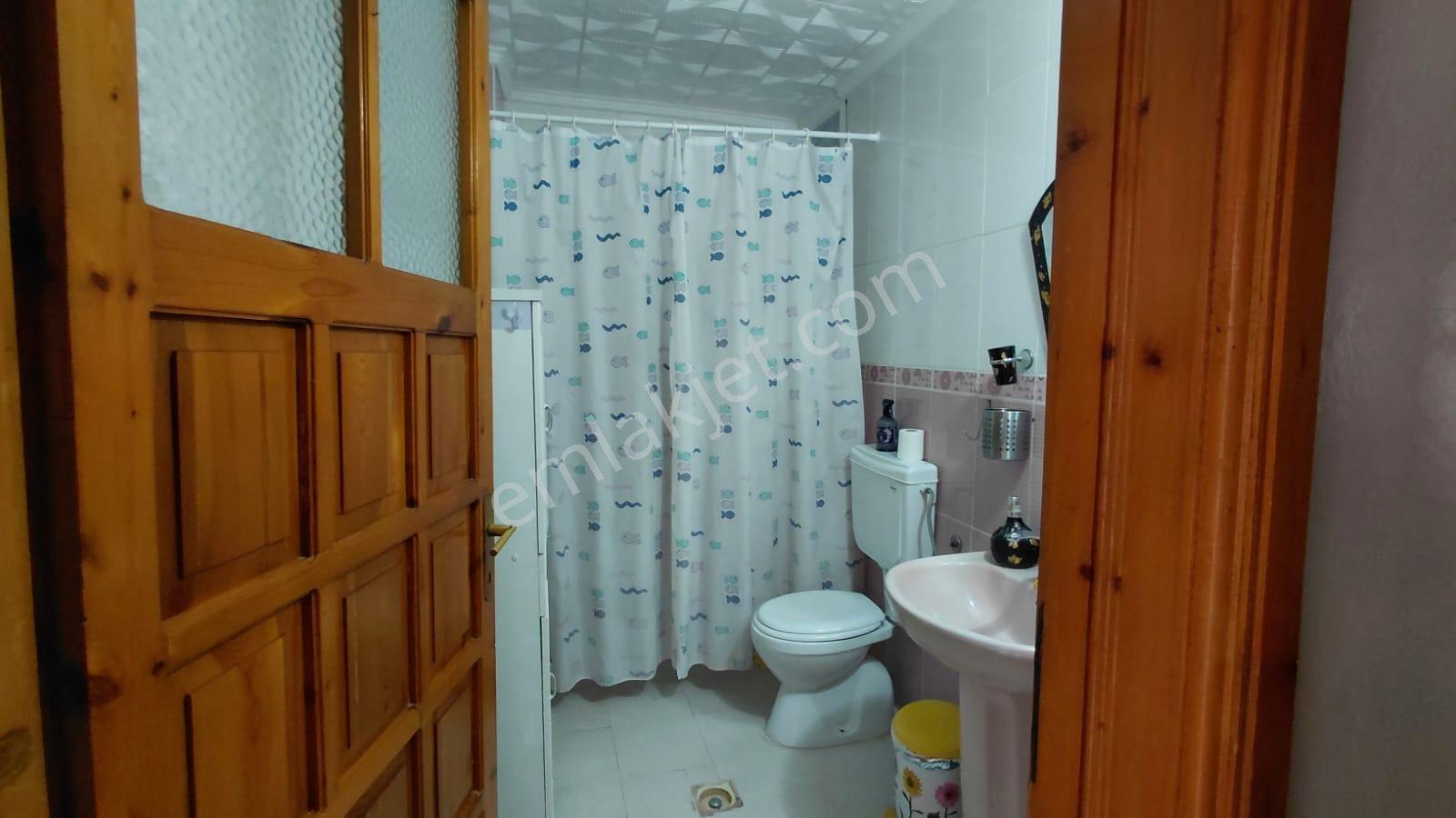 Bornova İnönü Mahallesinde 3+1 Kiralık Daire - Görsel 13