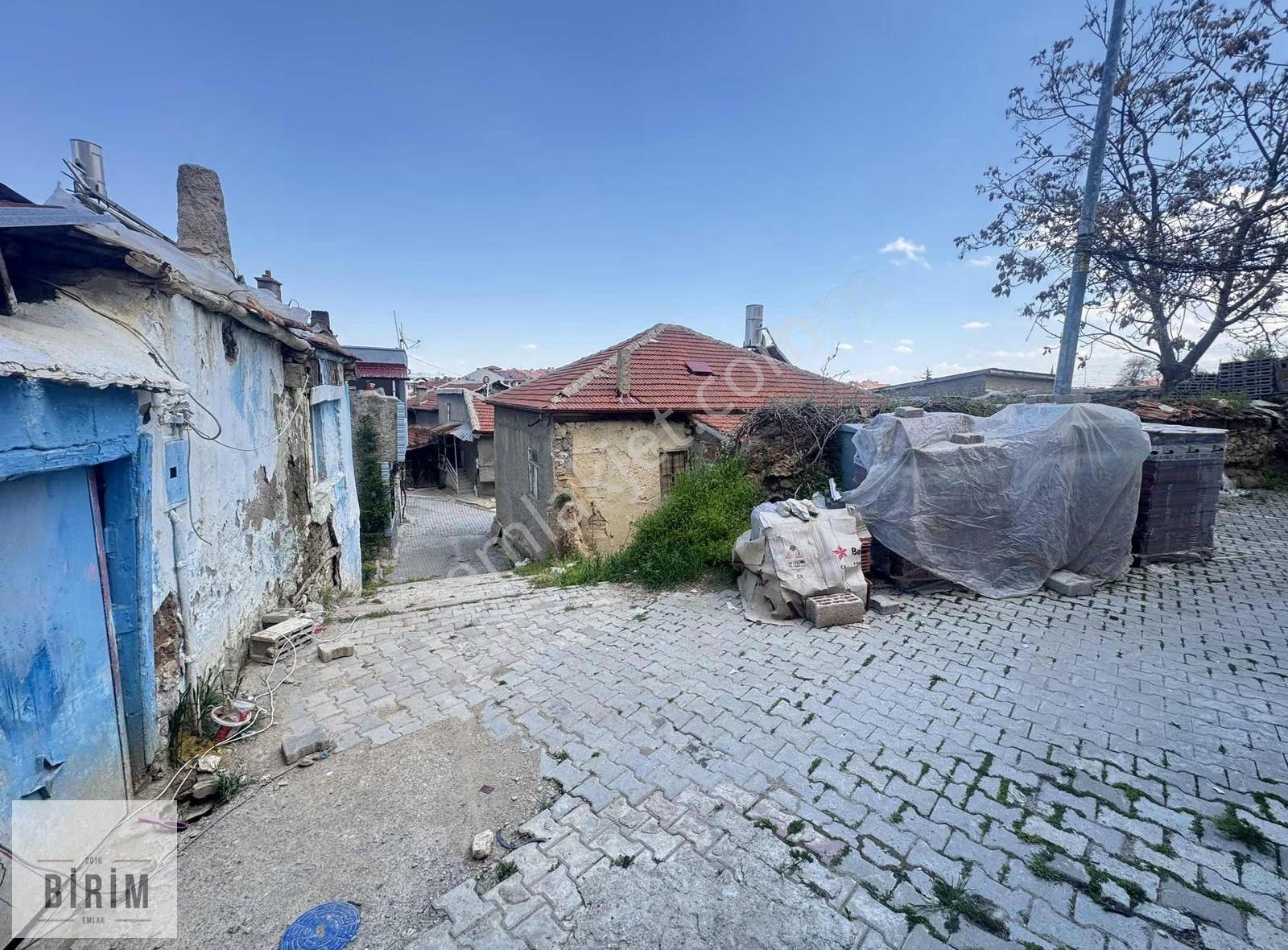 Birimden Satılık Sobalı Bahçeli Bakımlı Müstakil - Görsel 13