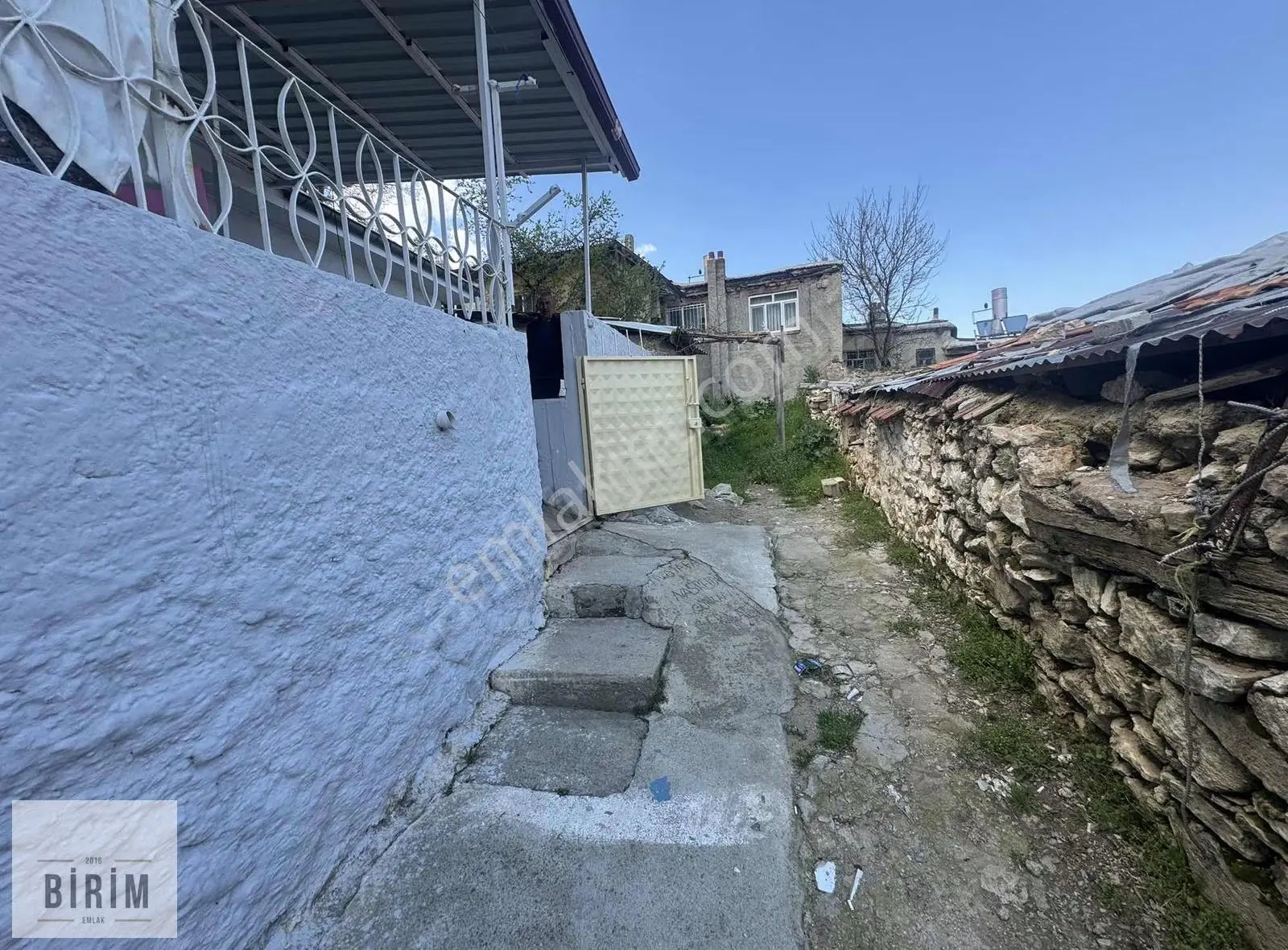 Birimden Satılık Sobalı Bahçeli Bakımlı Müstakil - Görsel 10