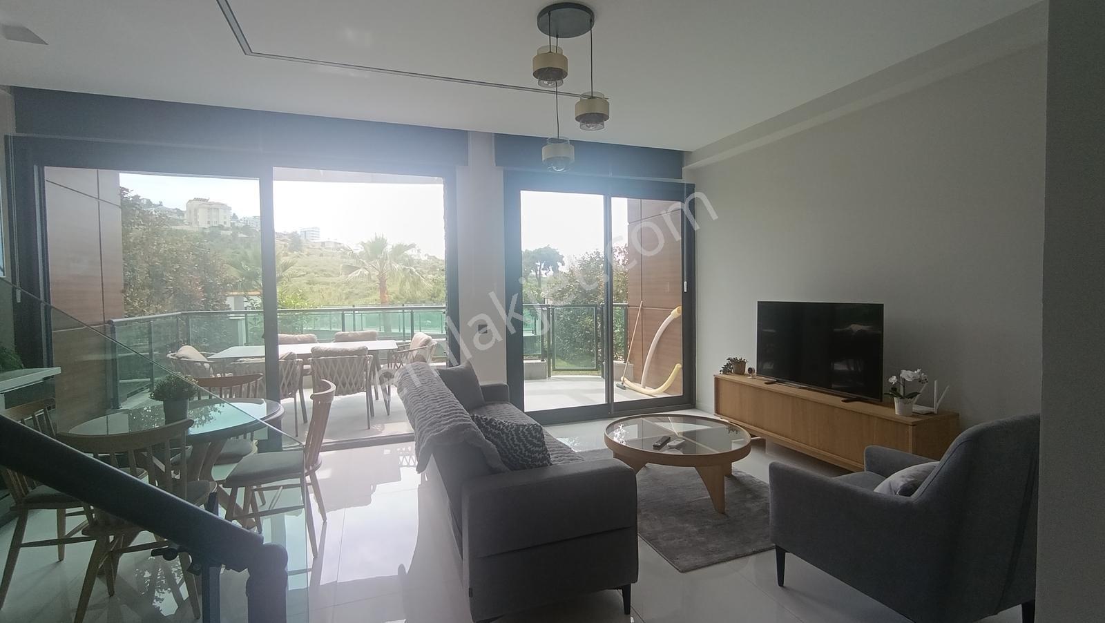 Modern Tasarımlı 2+1 Eşyalı Bahçe Dubleksi Prestijli Site