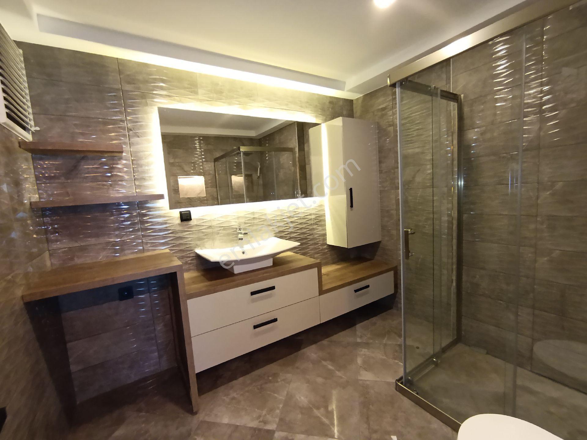 Kuşadası Değirmendere'de Yüzme Havuzlu Elit Site İçinde 3+1 Kiralık Daire - Görsel 16
