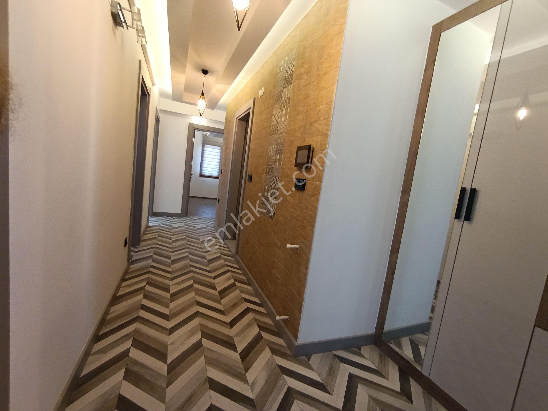 Kuşadası Değirmendere'de Yüzme Havuzlu Elit Site İçinde 3+1 Kiralık Daire - Görsel 8