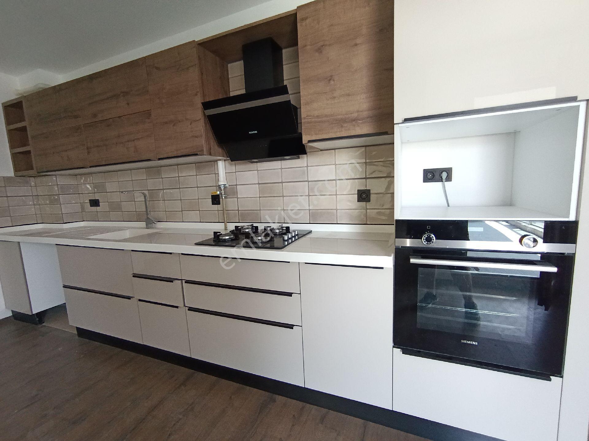 Kuşadası Değirmendere'de Yüzme Havuzlu Elit Site İçinde 3+1 Kiralık Daire - Görsel 26