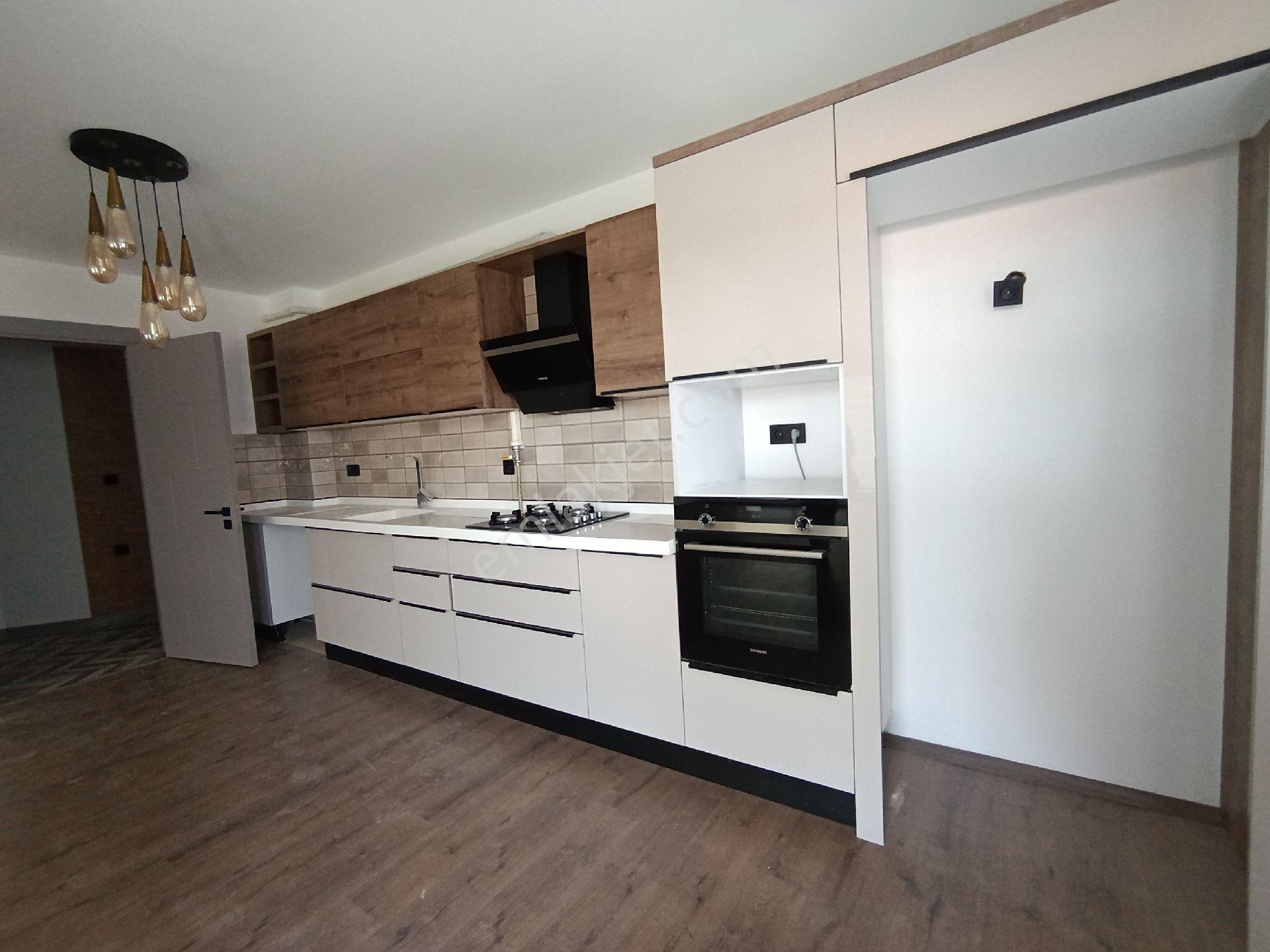 Kuşadası Değirmendere'de Yüzme Havuzlu Elit Site İçinde 3+1 Kiralık Daire - Görsel 34