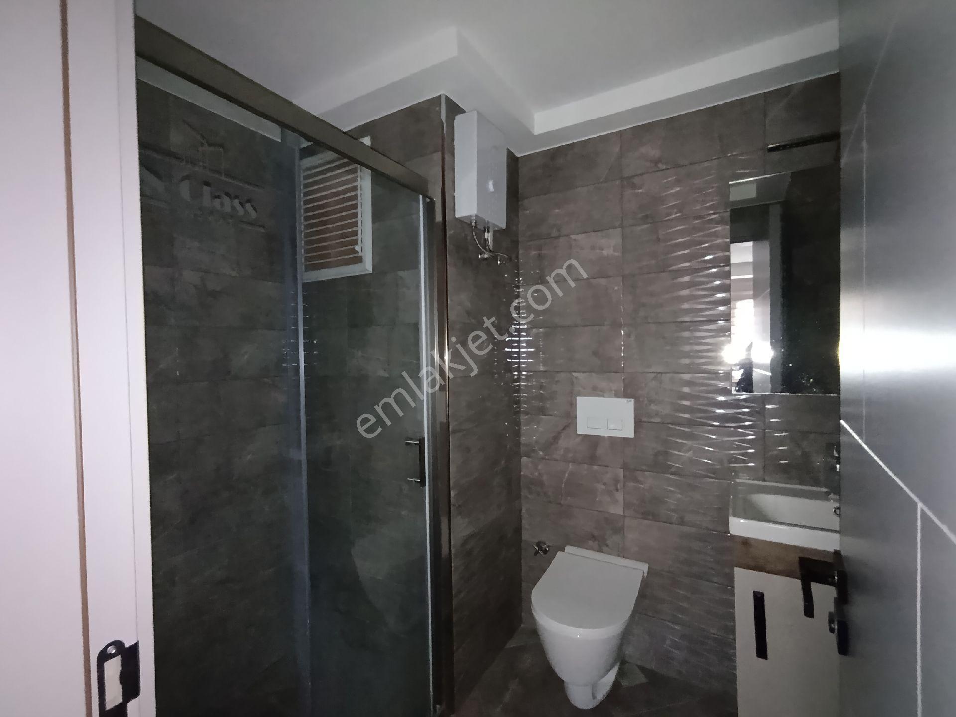 Kuşadası Değirmendere'de Yüzme Havuzlu Elit Site İçinde 3+1 Kiralık Daire - Görsel 23