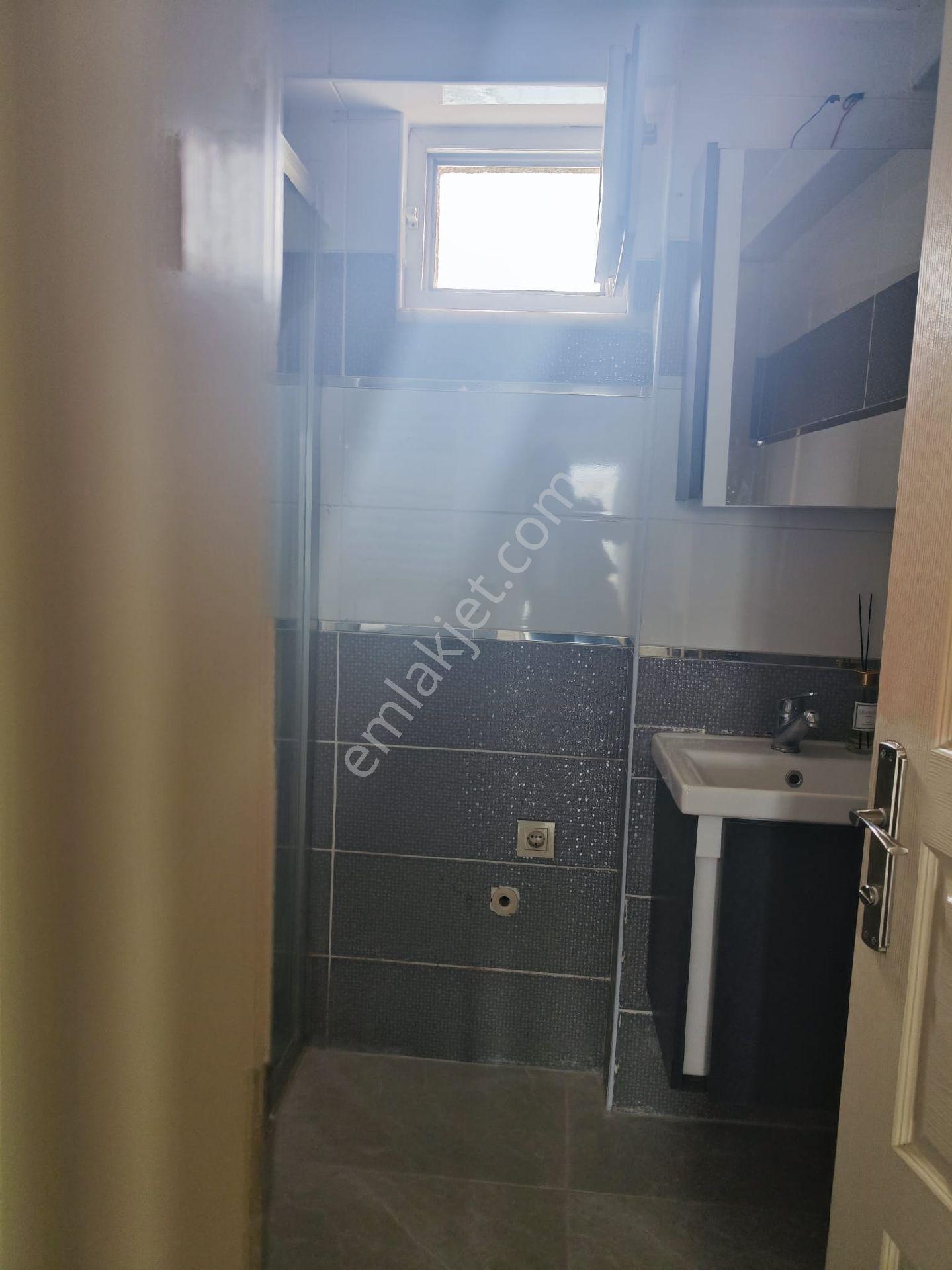 Ümraniye Site Mahallesi Site İçi 7. Kat 2+1 90 Metre Asansör Boya Havuzlu - Görsel 9