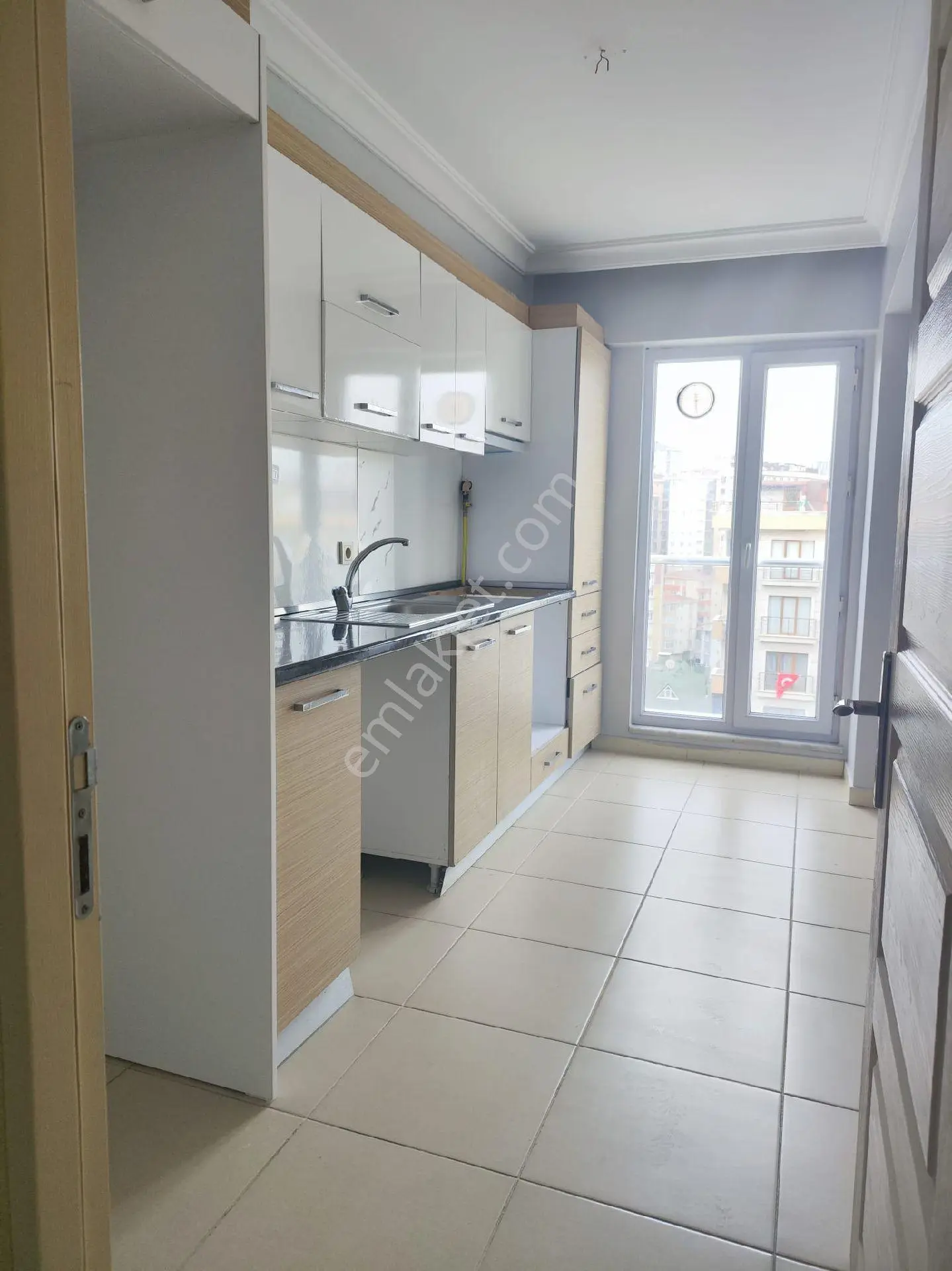Ümraniye Site Mahallesi Site İçi 7. Kat 2+1 90 Metre Asansör Boya Havuzlu - Görsel 2