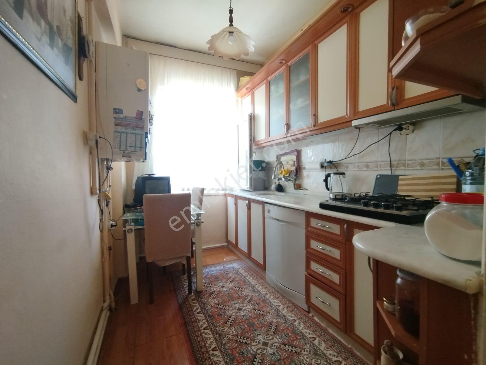 Merkezi Konumda Metro Yakını Full Eşyalı Geniş 2+1 - Görsel 17