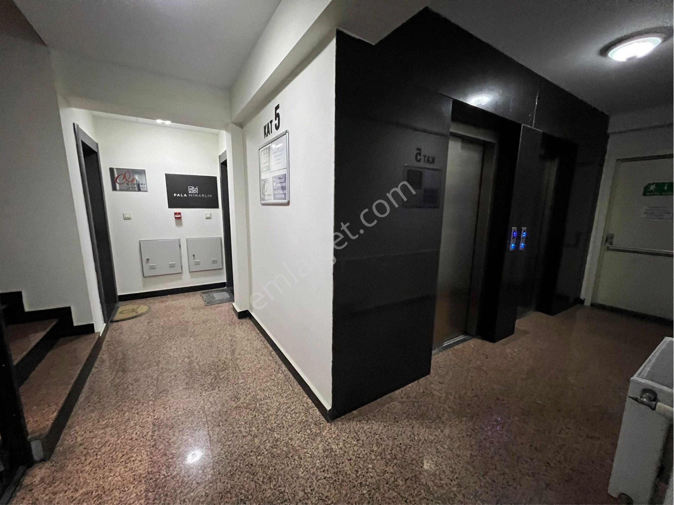 Sakarya Caddesinin Kalbinde, Taşınmaya Hazır Lüks Eşyalı Ofis - Görsel 6