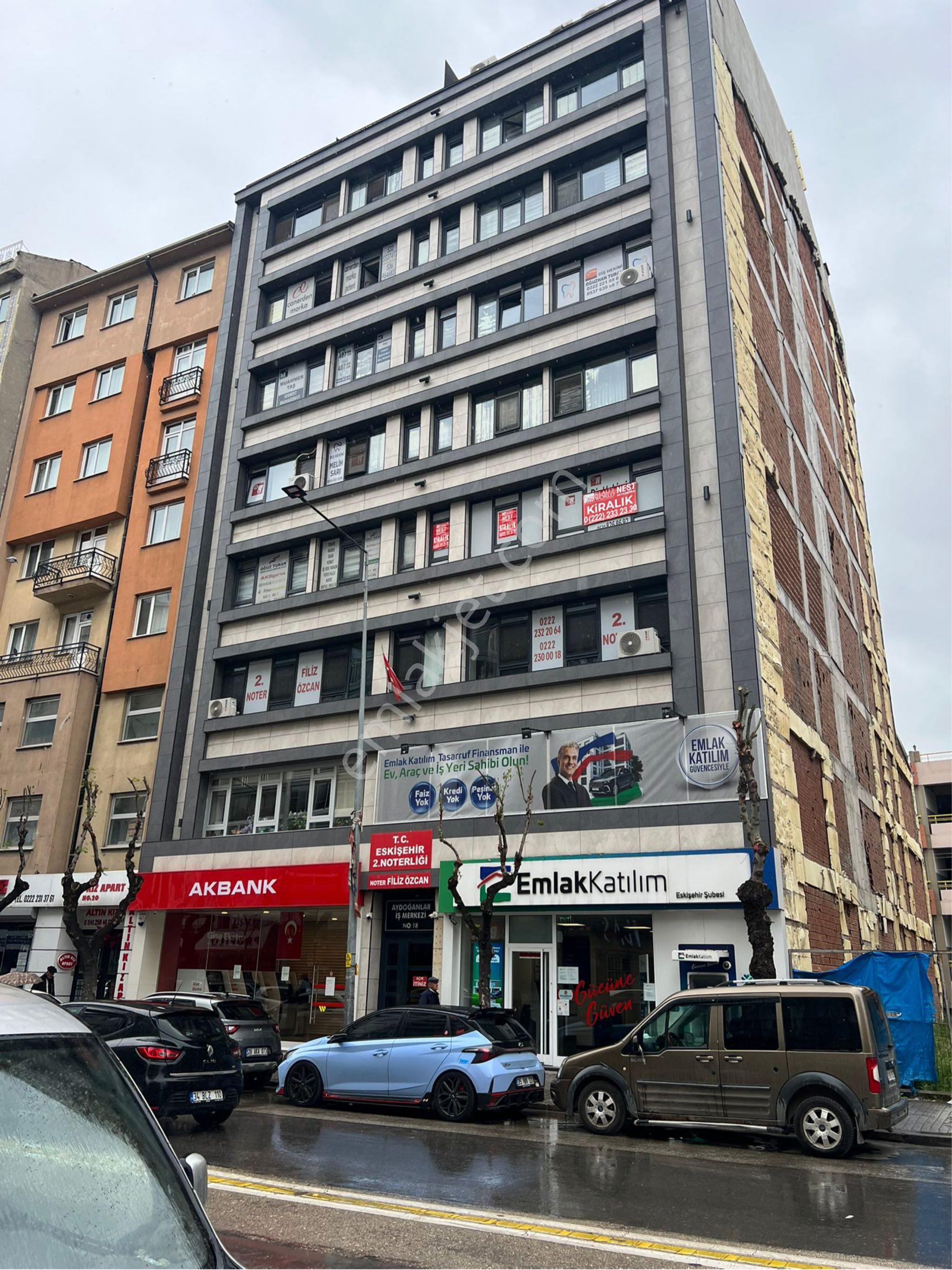 Sakarya Caddesinin Kalbinde, Taşınmaya Hazır Lüks Eşyalı Ofis - Görsel 18