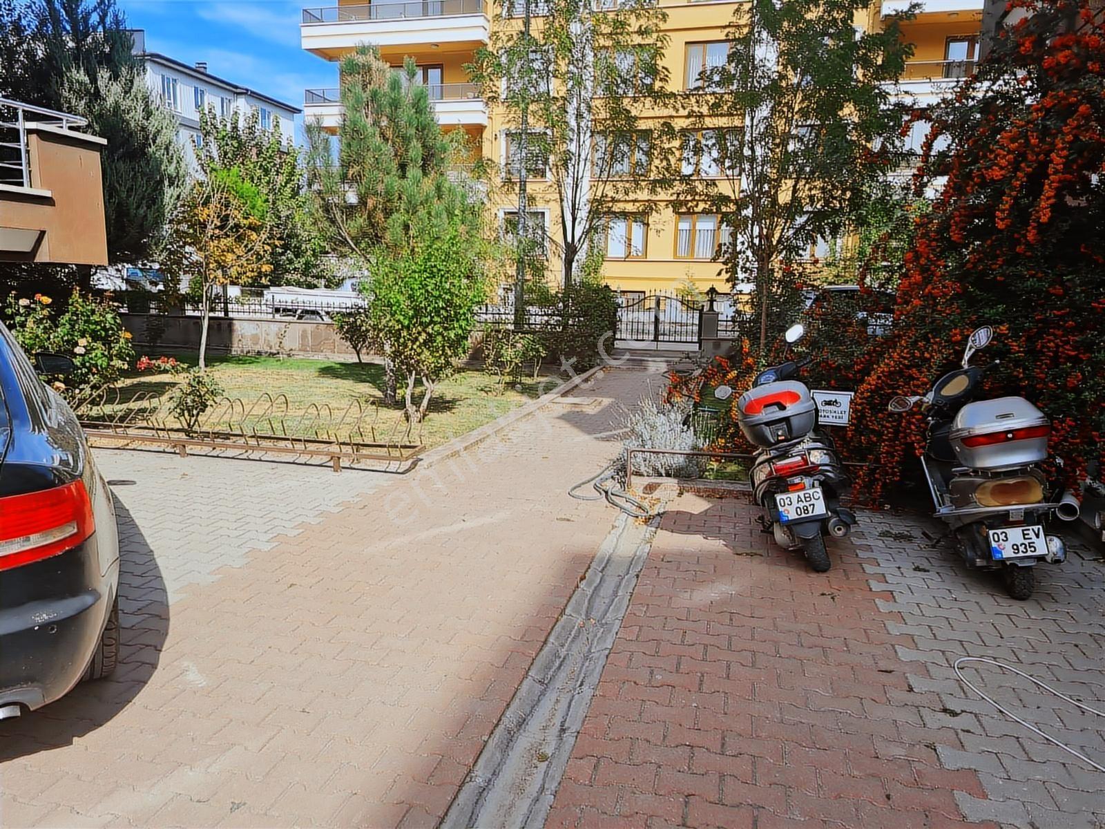 Sağlam Emlaktan Uydukent Selçukluda Kiralık Afjetli 4+1daire - Görsel 25