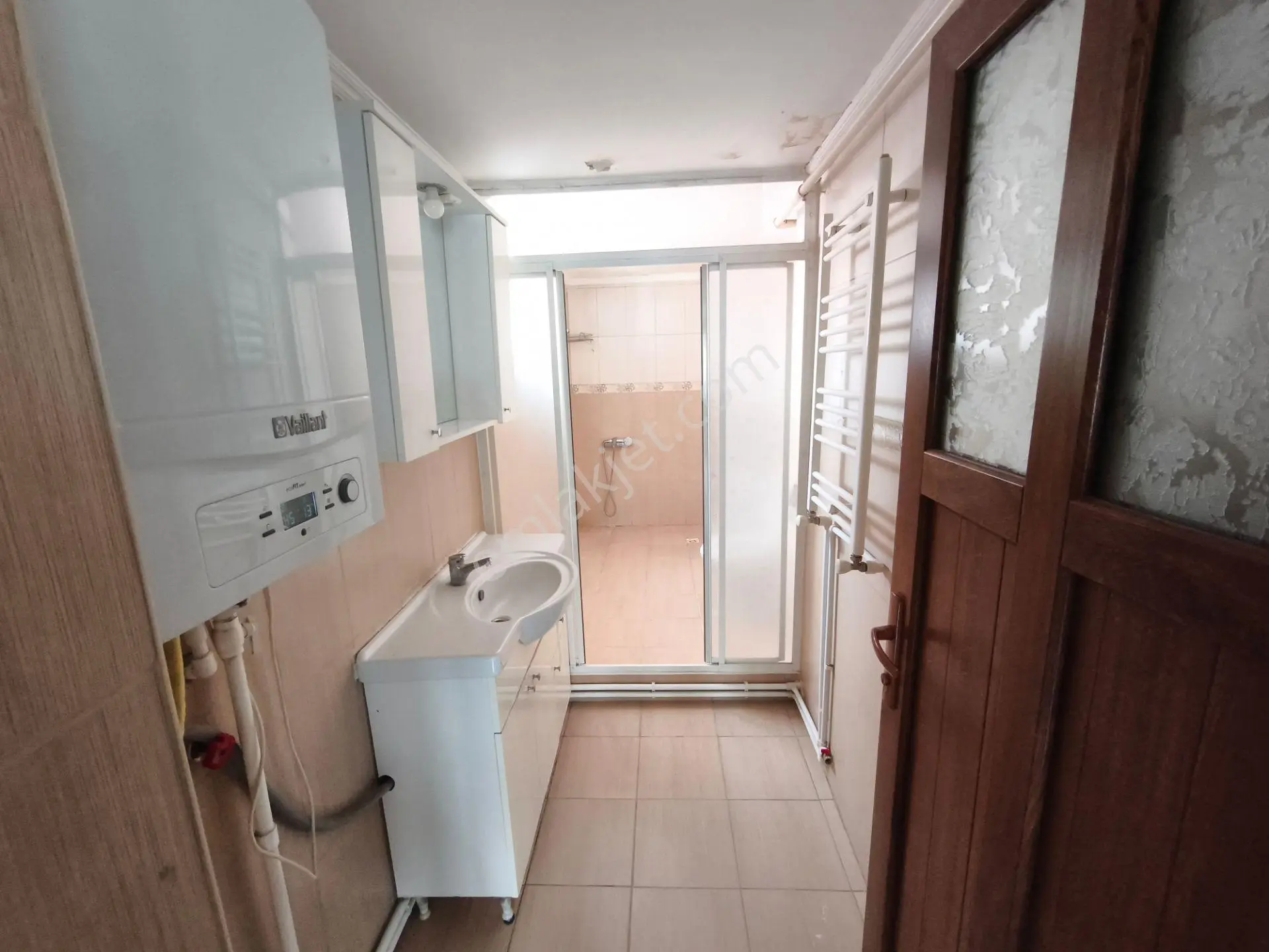 Sarnıç Hürriyet Mahallesi Kapalı Teraslı Geniş Kiralık 2+1 Daire - Görsel 3