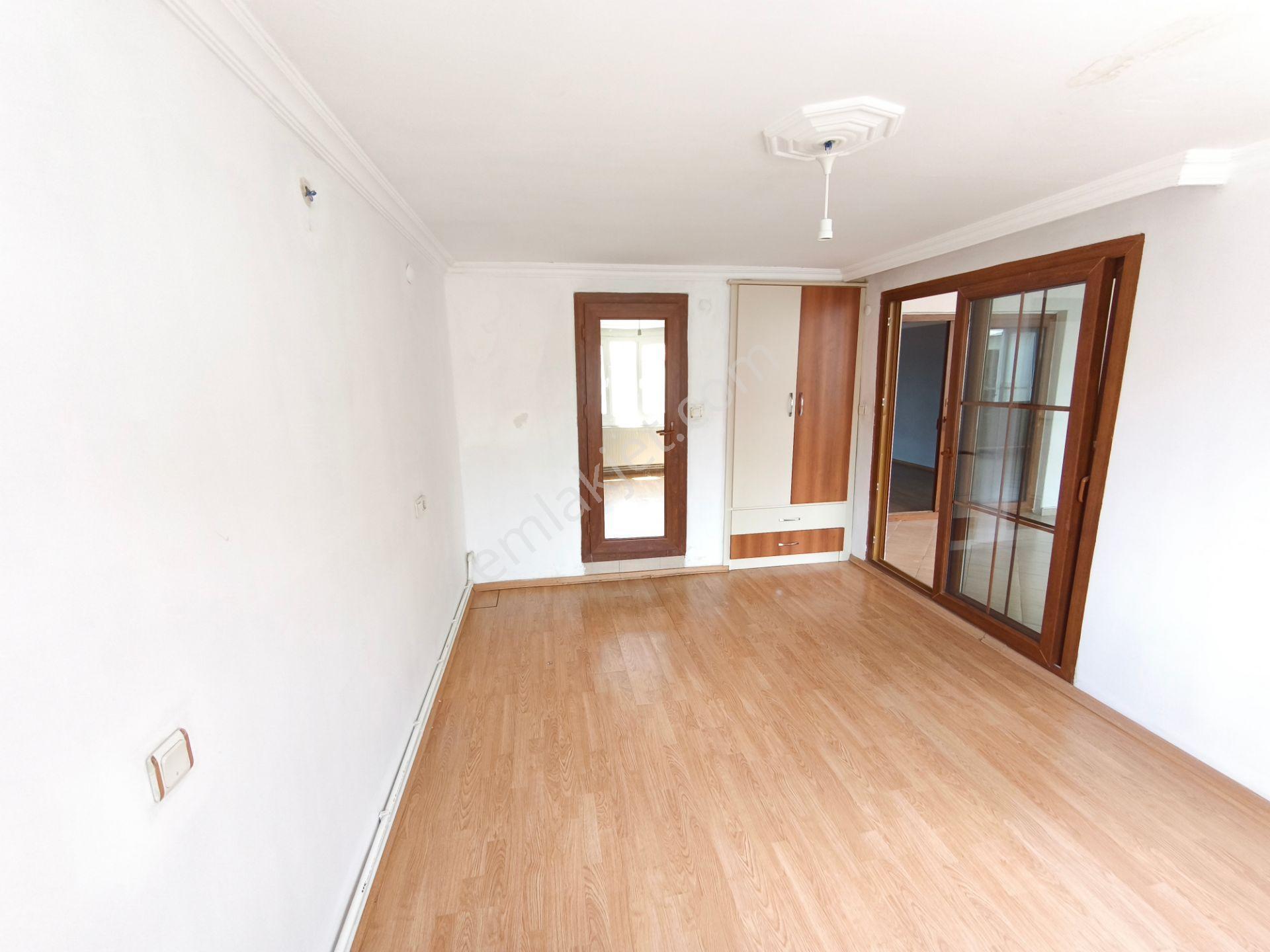 Sarnıç Hürriyet Mahallesi Kapalı Teraslı Geniş Kiralık 2+1 Daire - Görsel 16