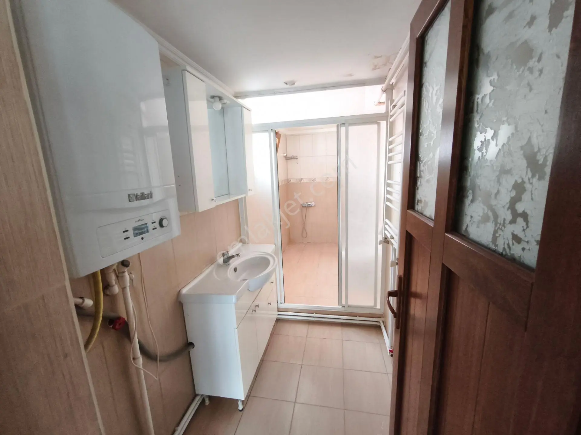 Sarnıç Hürriyet Mahallesi Kapalı Teraslı Geniş Kiralık 2+1 Daire - Görsel 6