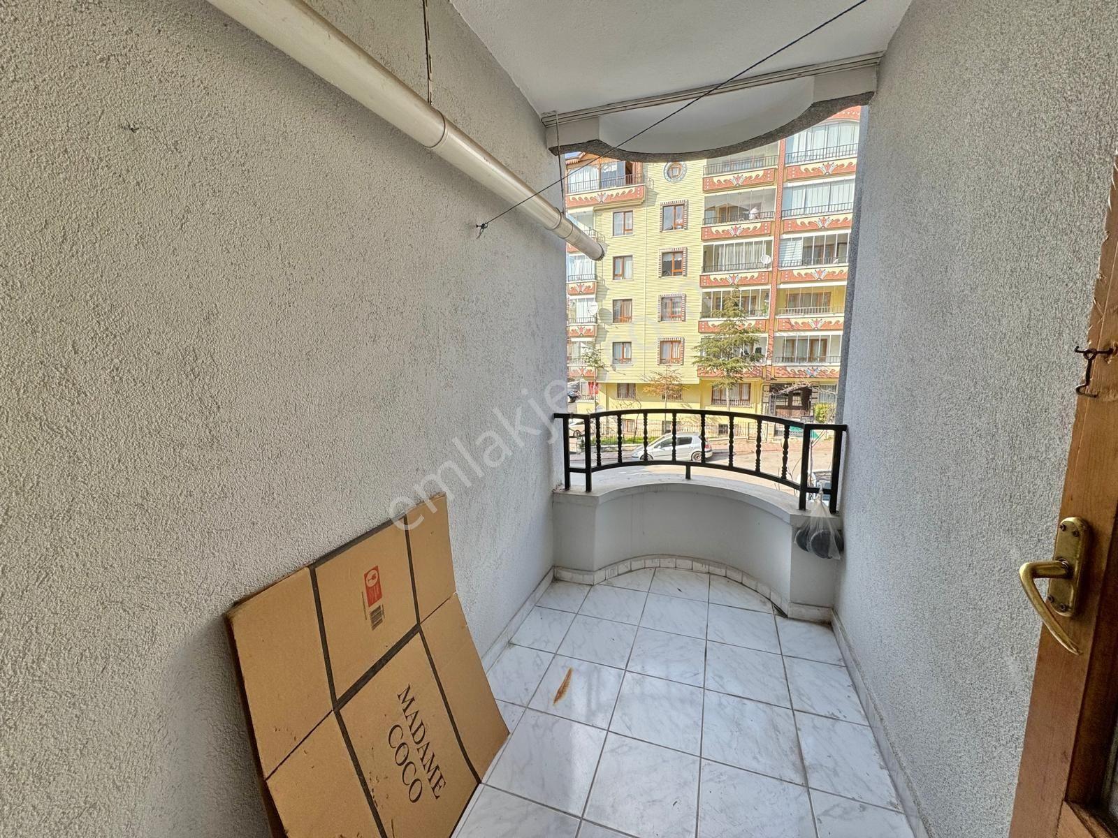Bağlarbaşı'nda Kiralık 3+1 Daire - Görsel 34