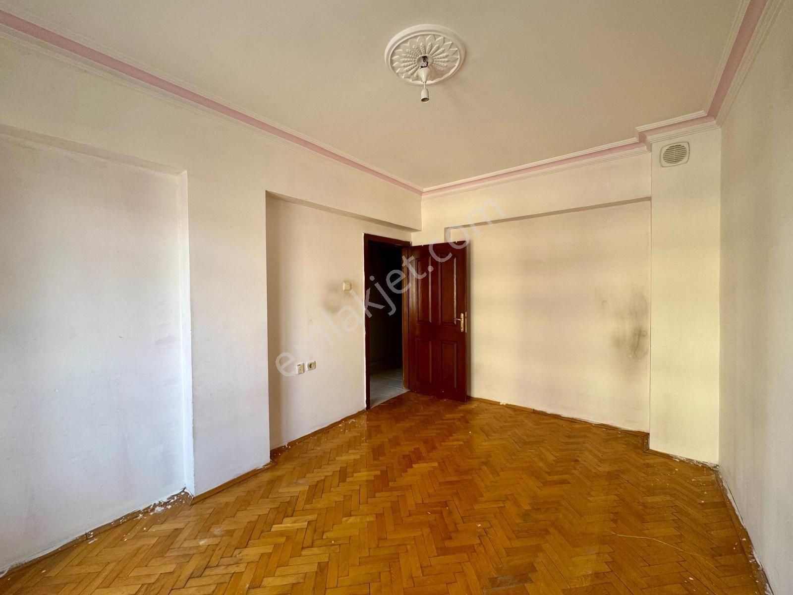 Bağlarbaşı'nda Kiralık 3+1 Daire - Görsel 30