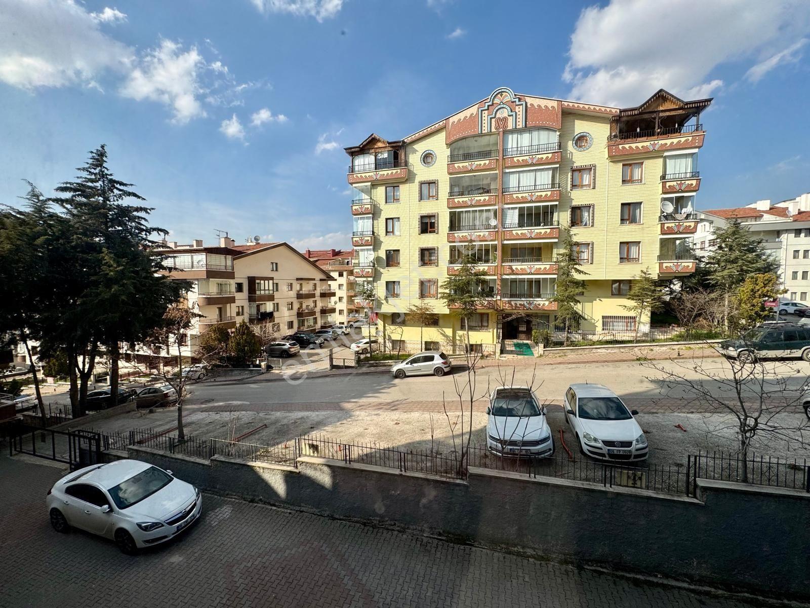 Bağlarbaşı'nda Kiralık 3+1 Daire - Görsel 19