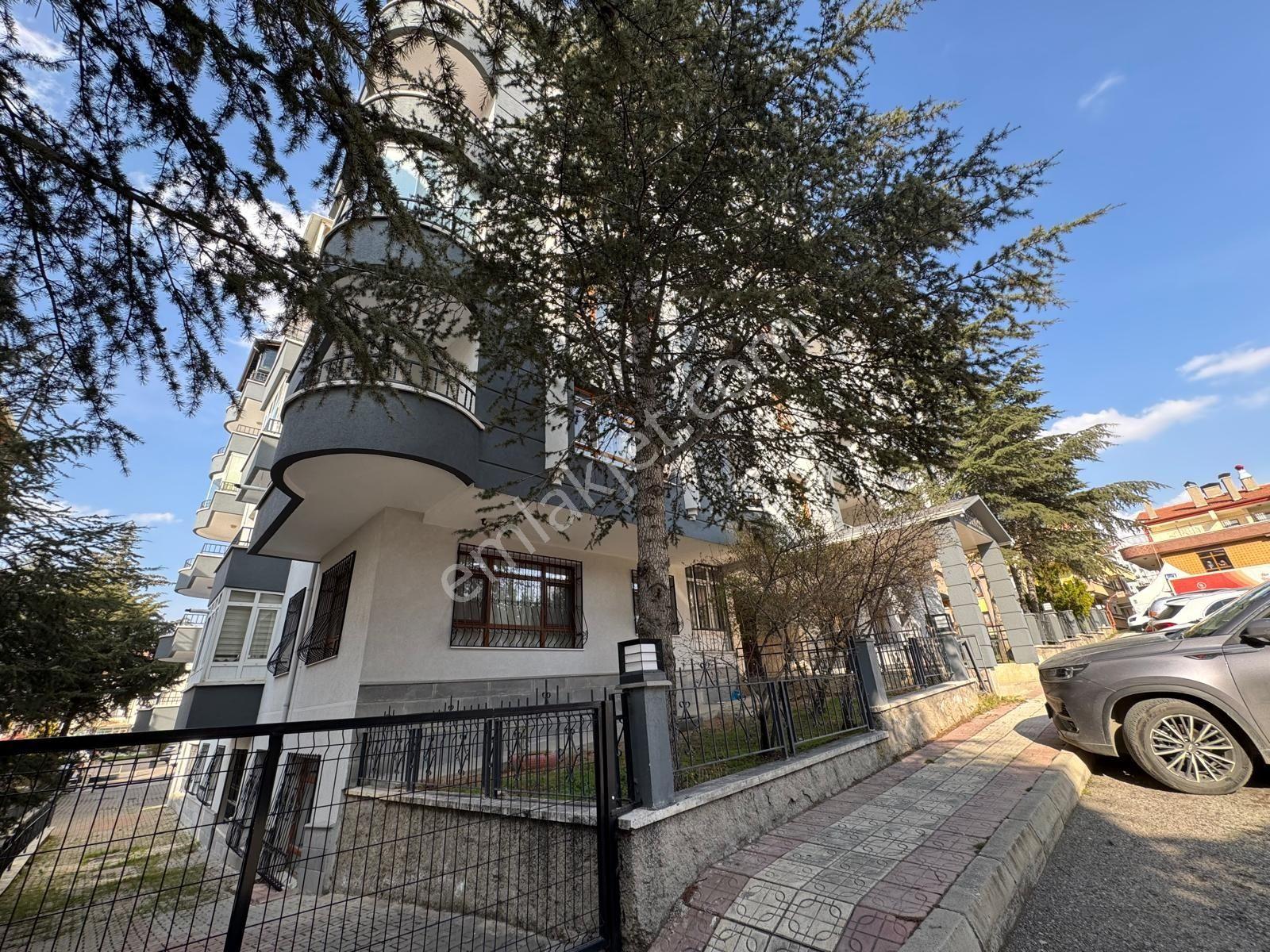 Bağlarbaşı'nda Kiralık 3+1 Daire - Görsel 13