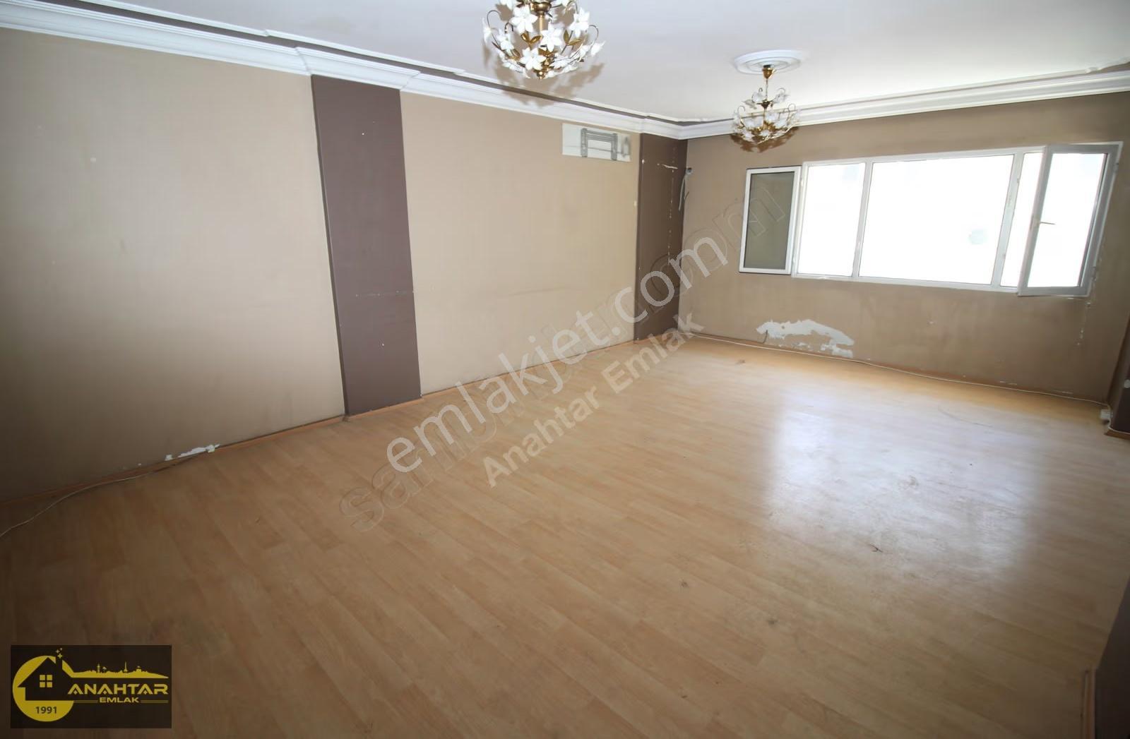 3 Yol Metroya 300 Metre Mesafede Satılık 3+1 Daire