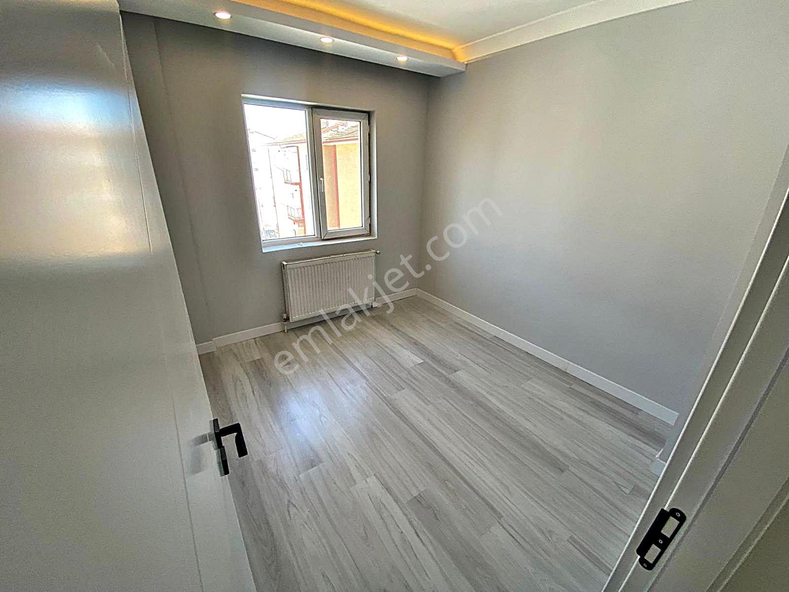Akşemsettin Mahallesin'de Ön Cephe Lüx Yapılı 3+1 Daire - Görsel 33