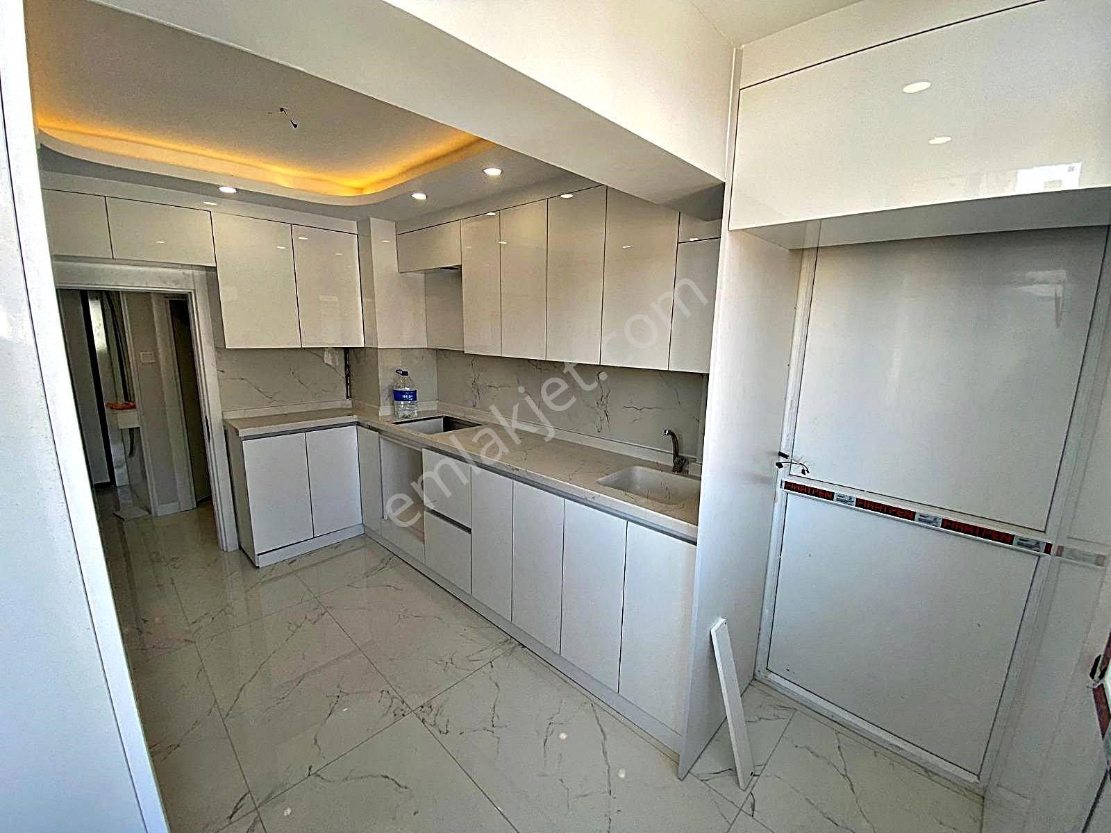 Akşemsettin Mahallesin'de Ön Cephe Lüx Yapılı 3+1 Daire - Görsel 19
