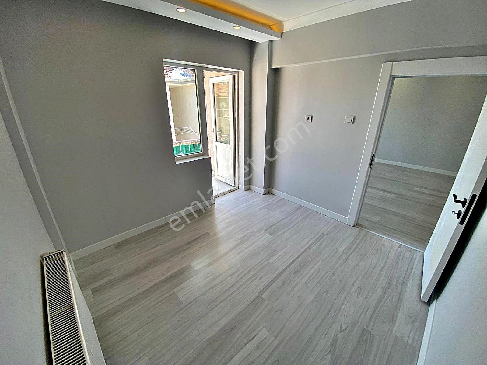Akşemsettin Mahallesin'de Ön Cephe Lüx Yapılı 3+1 Daire - Görsel 4