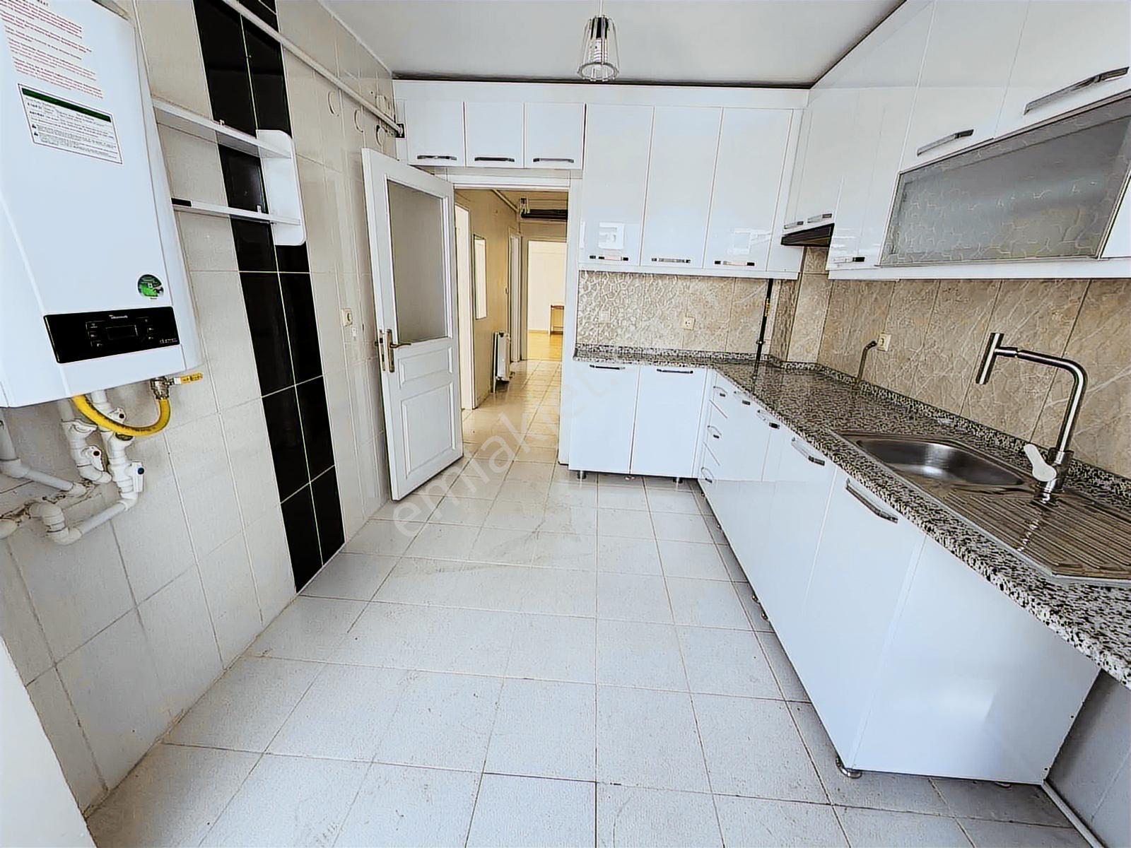 İstasyon Mahallesinde 5+1 Teraslı Satılık Daire - Görsel 35