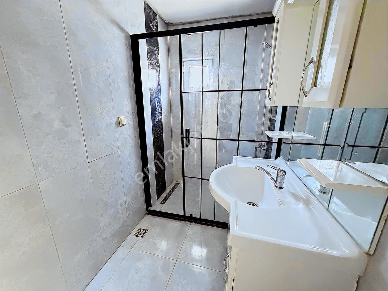 İstasyon Mahallesinde 5+1 Teraslı Satılık Daire - Görsel 17