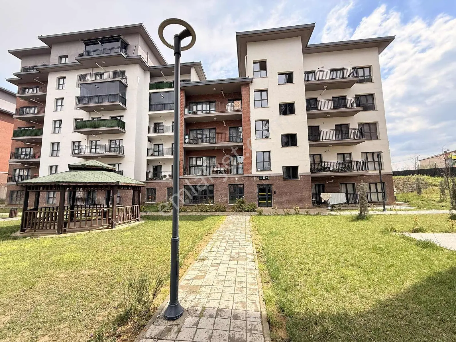 Gül Tatardan Aydınlı Toki 3+1 Ebeveyn Banyolu 130 M2