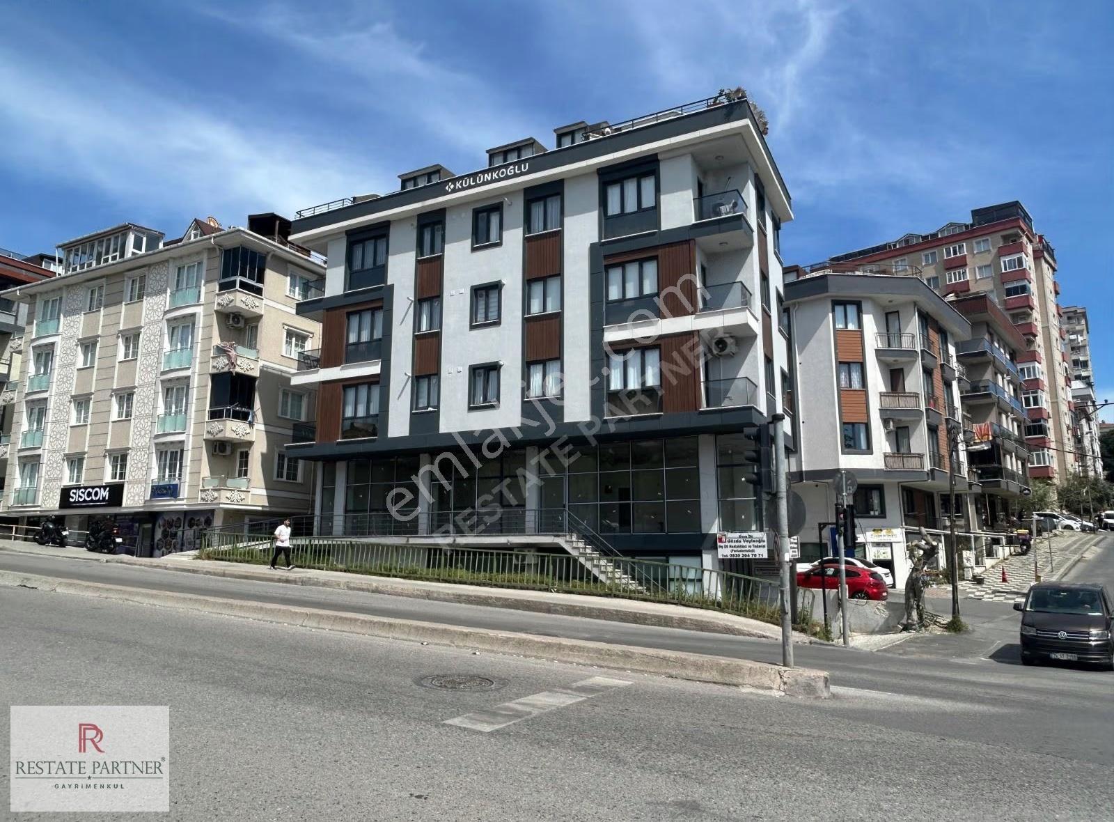 Akdeniz Caddesi'nde | Yüksek Tavanlı | Geniş Vitrinli Kiralık - Görsel 8
