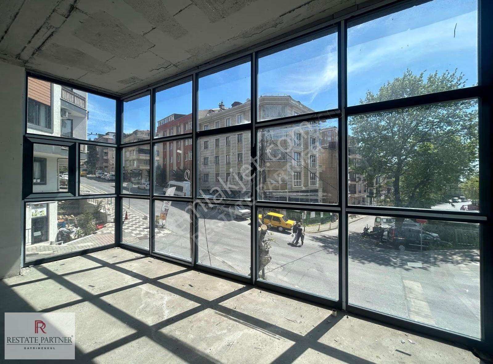 Akdeniz Caddesi'nde | Yüksek Tavanlı | Geniş Vitrinli Kiralık - Görsel 15