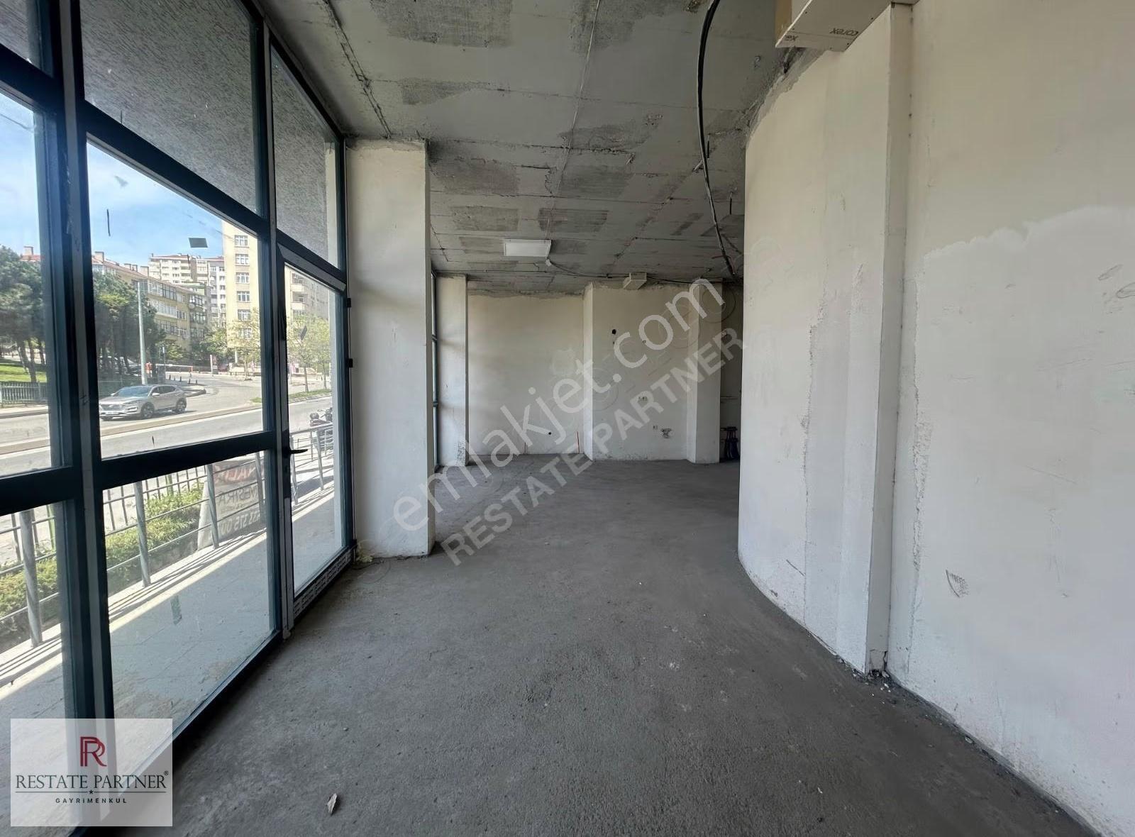 Akdeniz Caddesi Üzerinde Vitrin Değeri Yüksek, Ferah Dükkan - Görsel 8