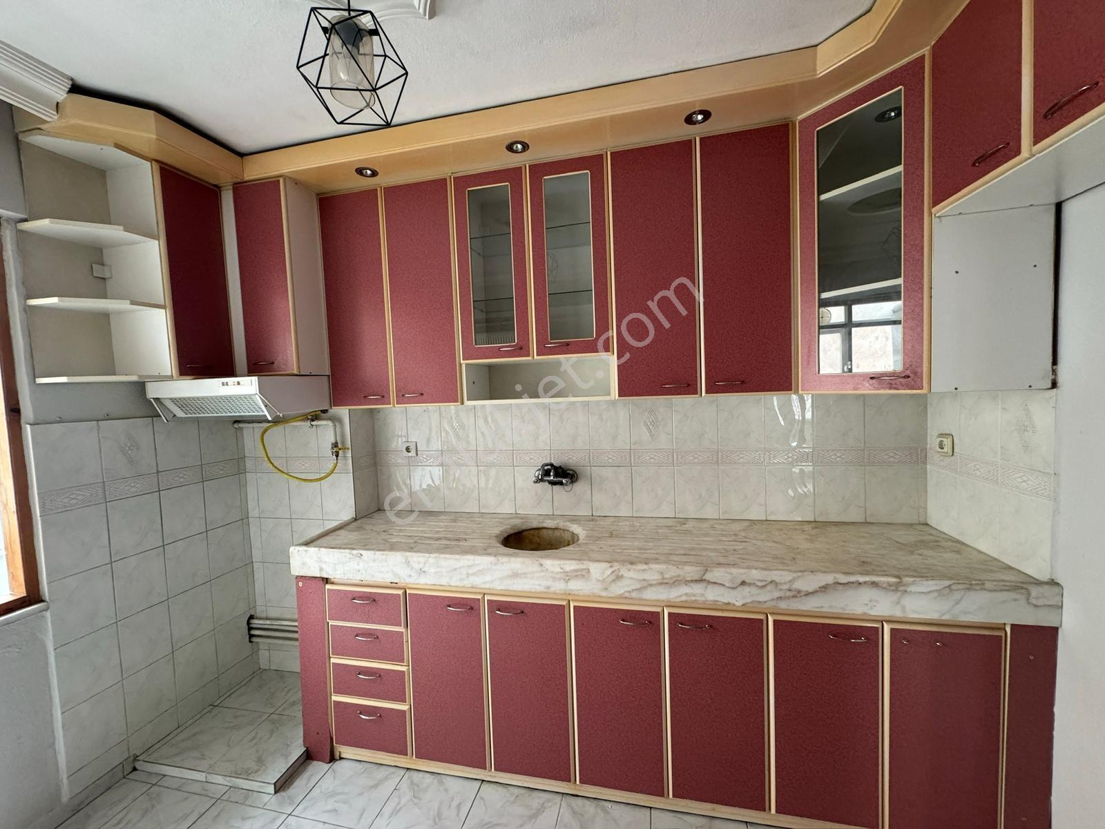 Kafkas Emlak'tan Yunus Emre Mahallesinde 2+1 Kiralık Daire - Görsel 28