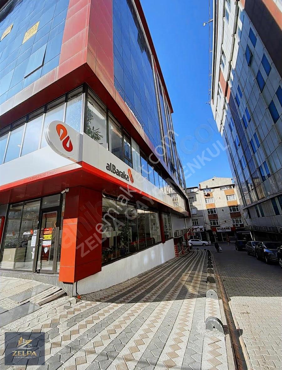 Sultançiftliği Tramvay Durağına Cephe Sıfır Dükkan Zemin Dükkan