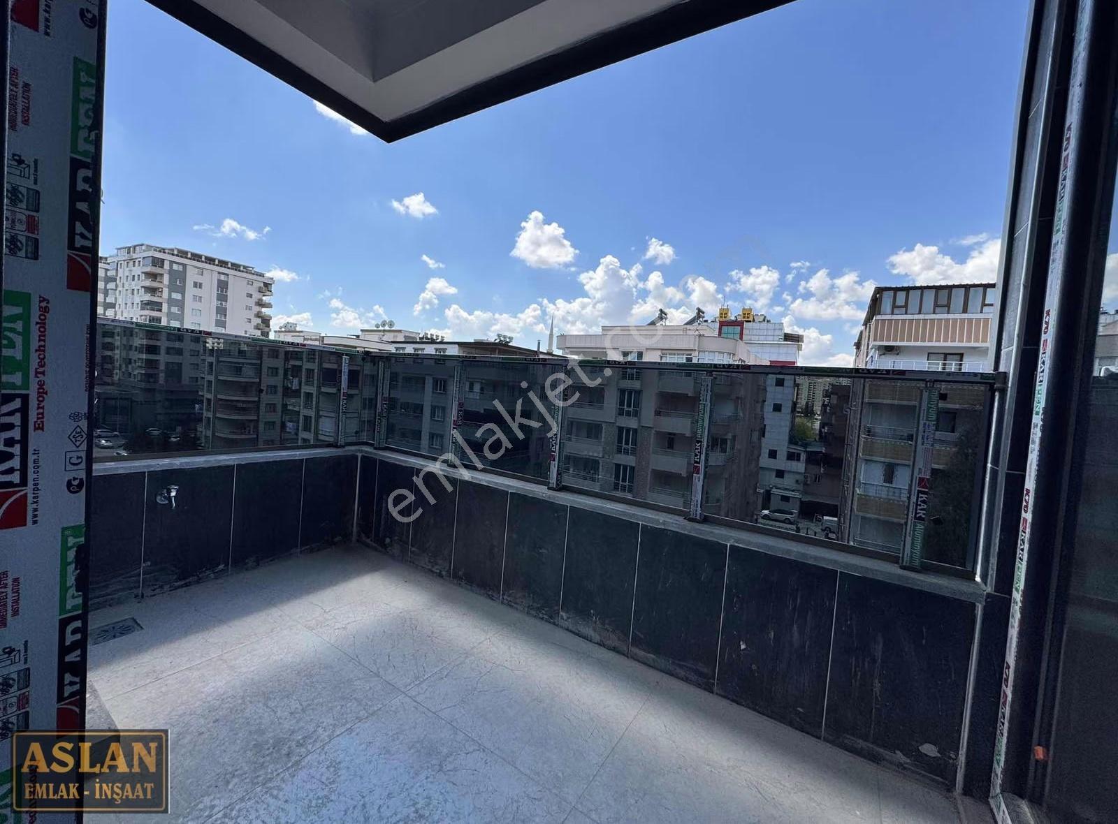 Salih Aslandan Ara Kat Merkezi Konum 3 Oda Lüks Full Daire - Görsel 21