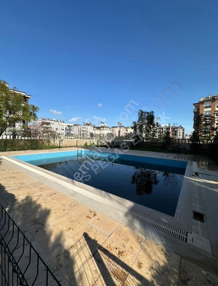Eşyalı 1+1 Havuzlu Sitede Kiralık Daire - Görsel 17