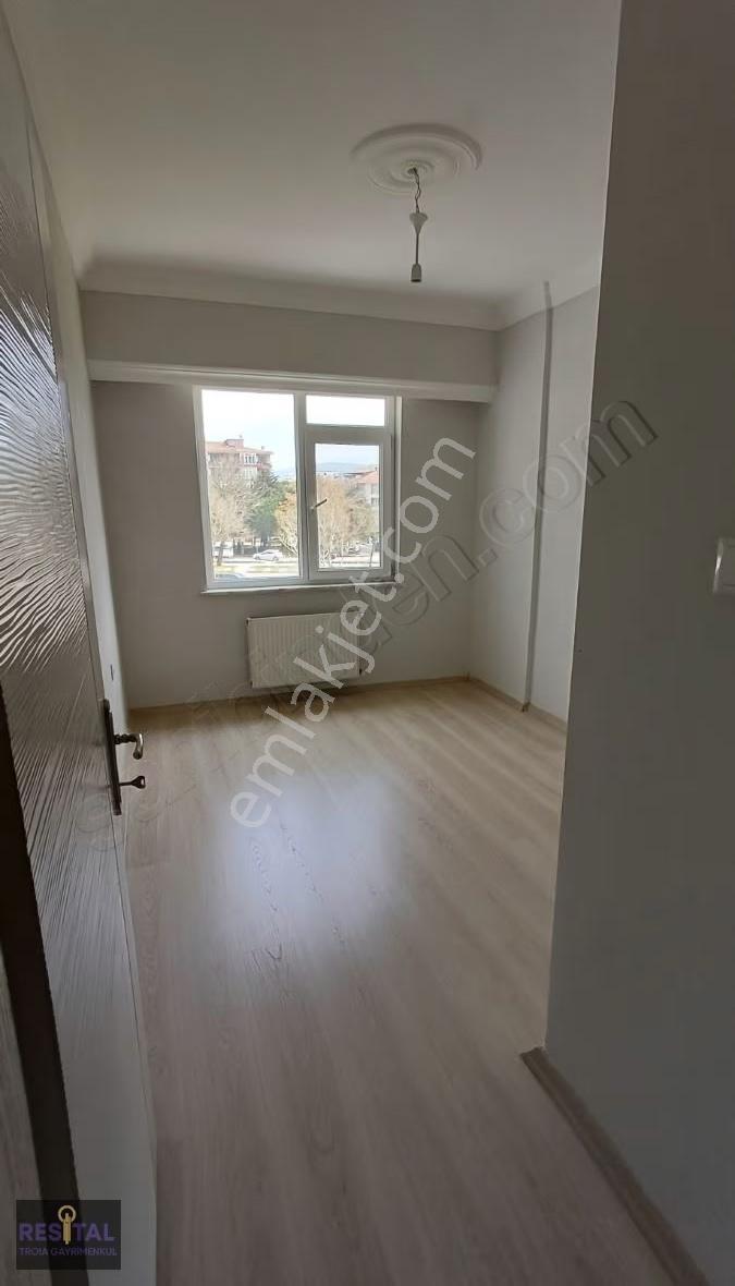 Çanakkale Barbaros Mah Şehrin Göbeğinde 3+1 120 M2 Satılık - Görsel 5