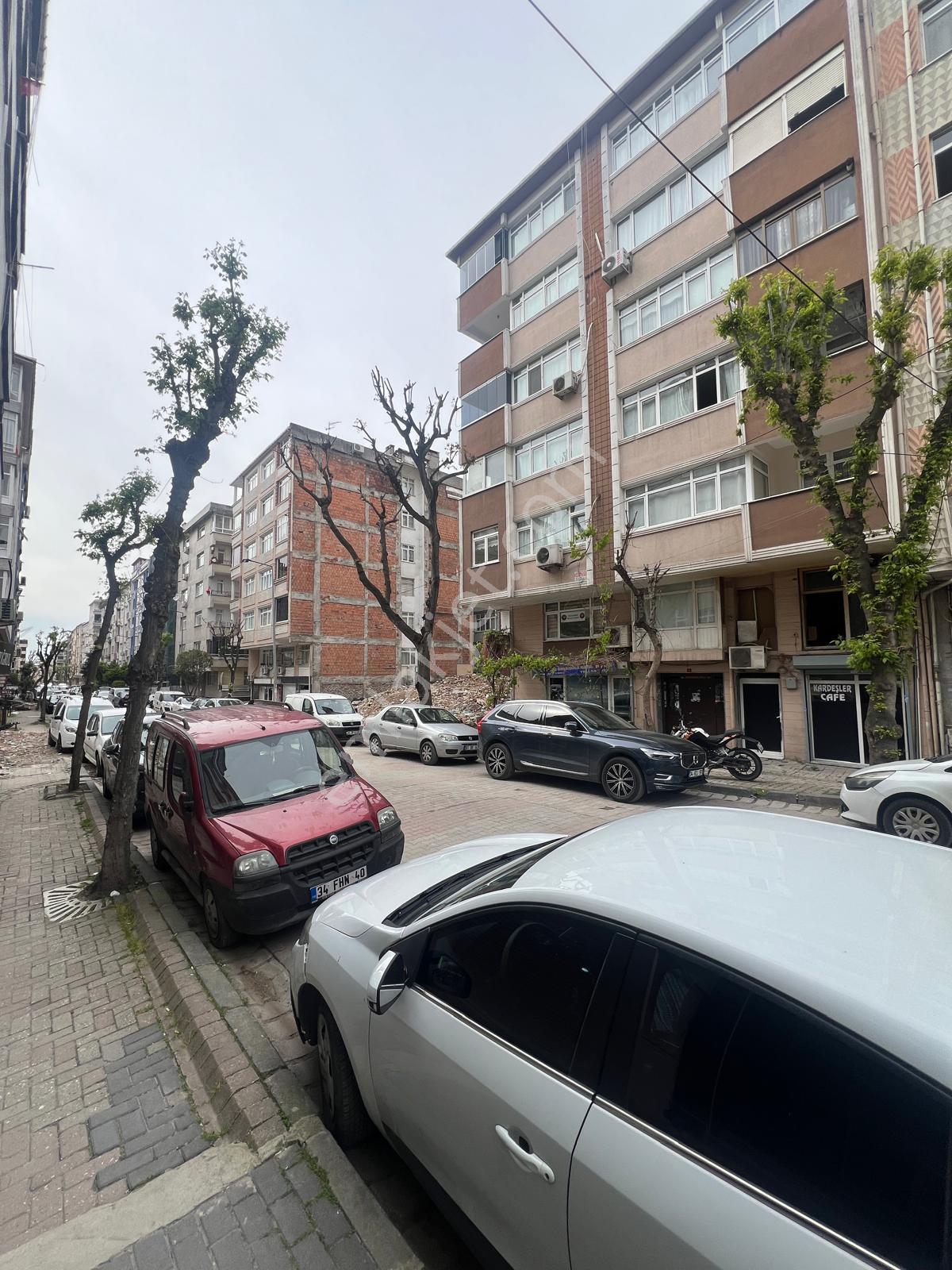 B.evler Çamlık Caddesine Yakın Kentsele Girmiş 2+1 Ara Kat Daire - Görsel 4