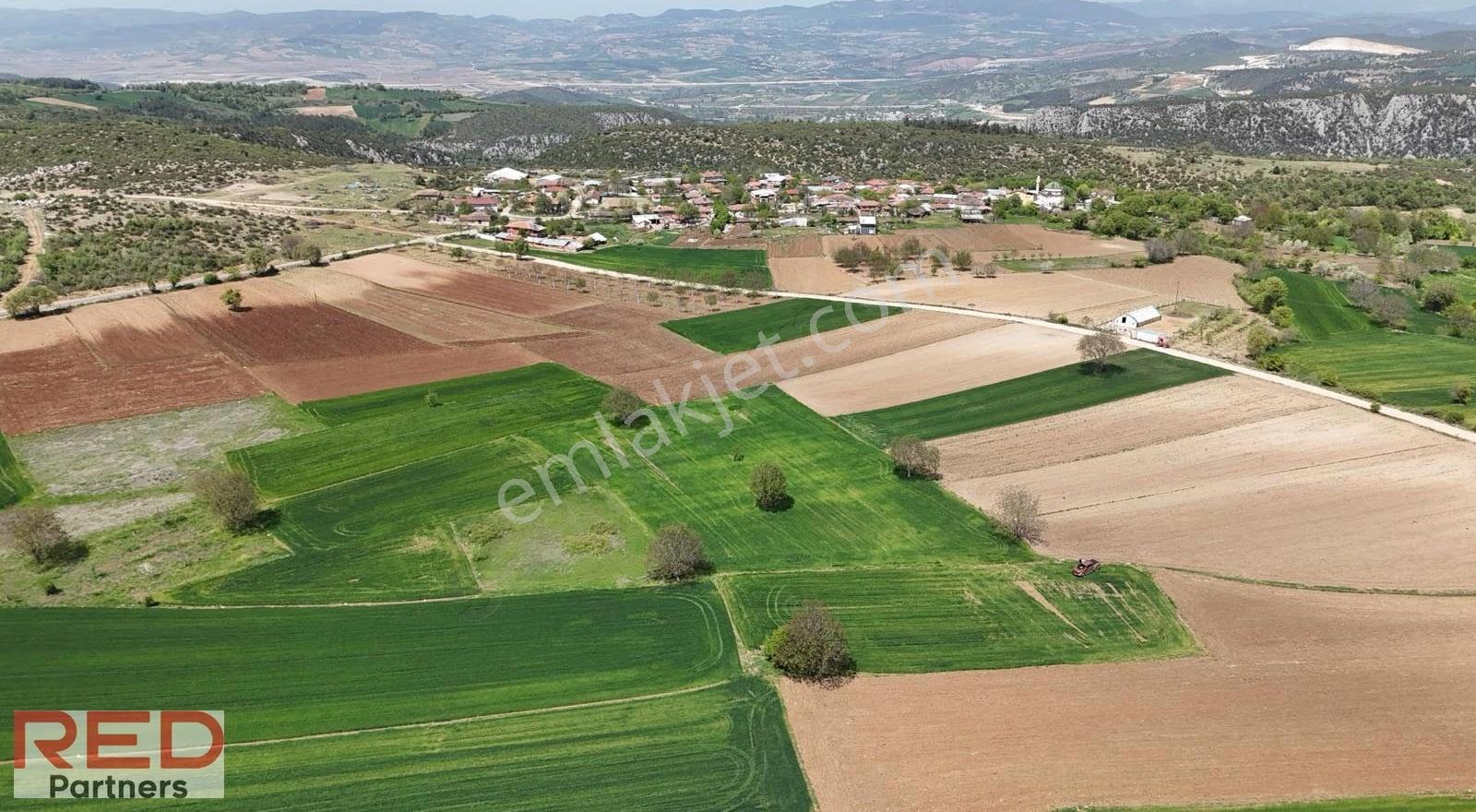 Bilecik Kınıkta 1.977 M² Verimli, Yola Cephe, Yatırımlık - Görsel 15